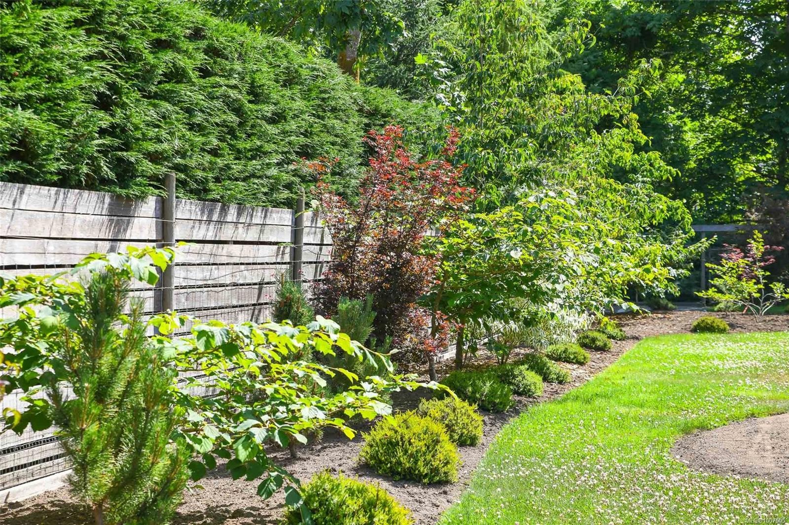 









3767


Maple

Lane,
Royston,




BC
V0R 2V0

