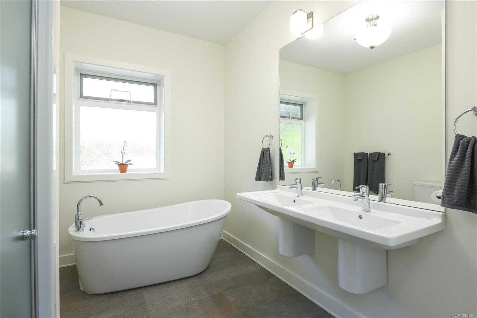 









3767


Maple

Lane,
Royston,




BC
V0R 2V0

