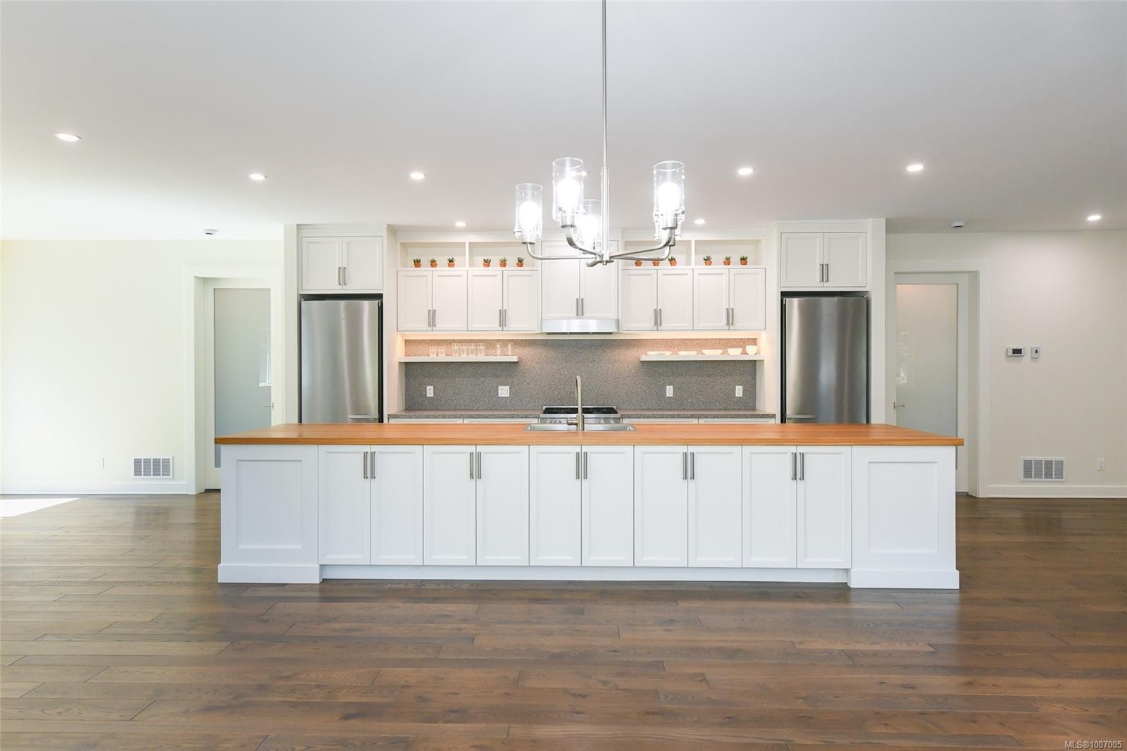 









3767


Maple

Lane,
Royston,




BC
V0R 2V0

