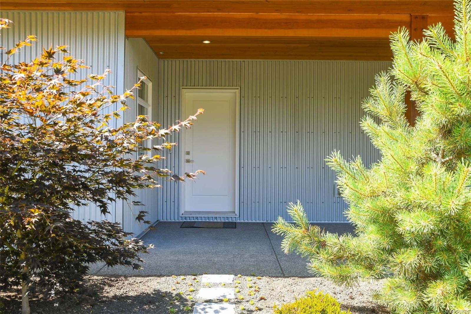 









3767


Maple

Lane,
Royston,




BC
V0R 2V0

