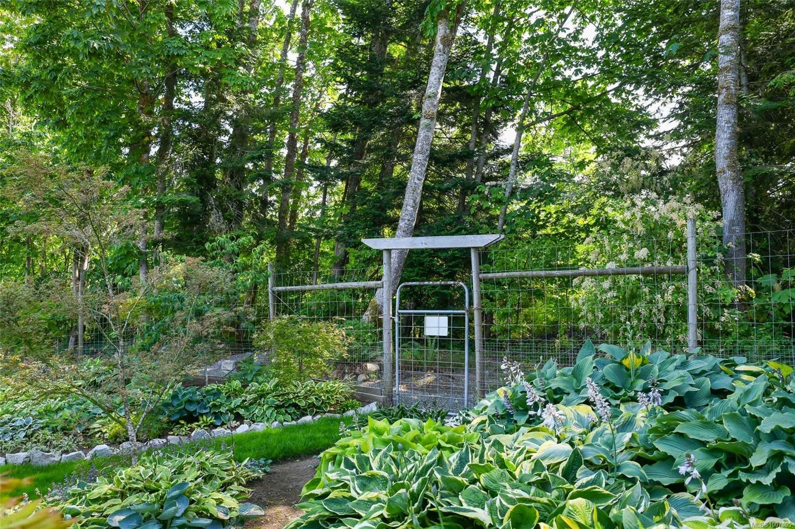 









3767


Maple

Lane,
Royston,




BC
V0R 2V0

