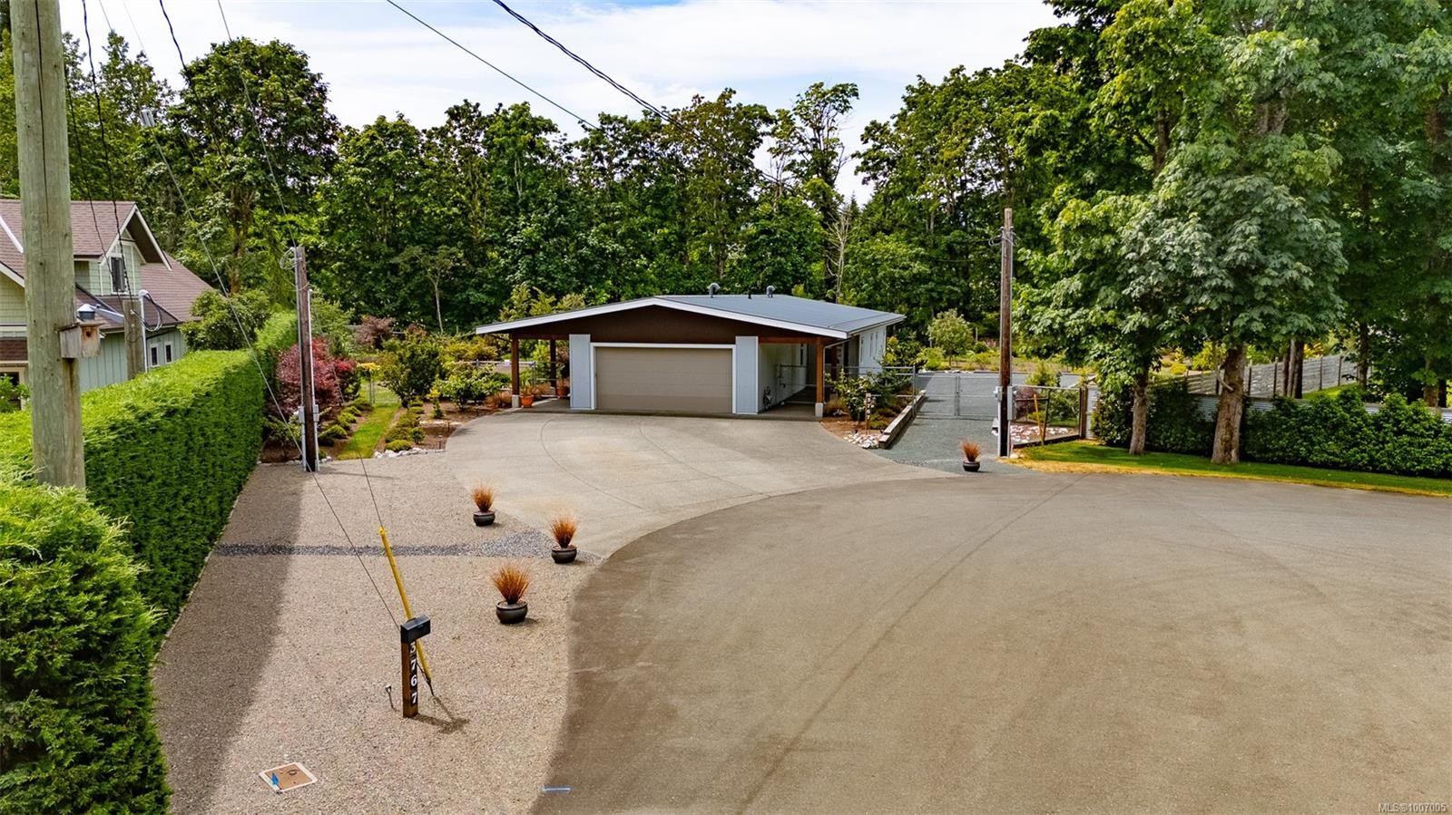 









3767


Maple

Lane,
Royston,




BC
V0R 2V0

