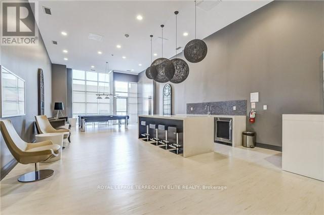 












2006 - 125 WESTERN BATTERY ROAD

,
Toronto,




Ontario
M6K3R8

