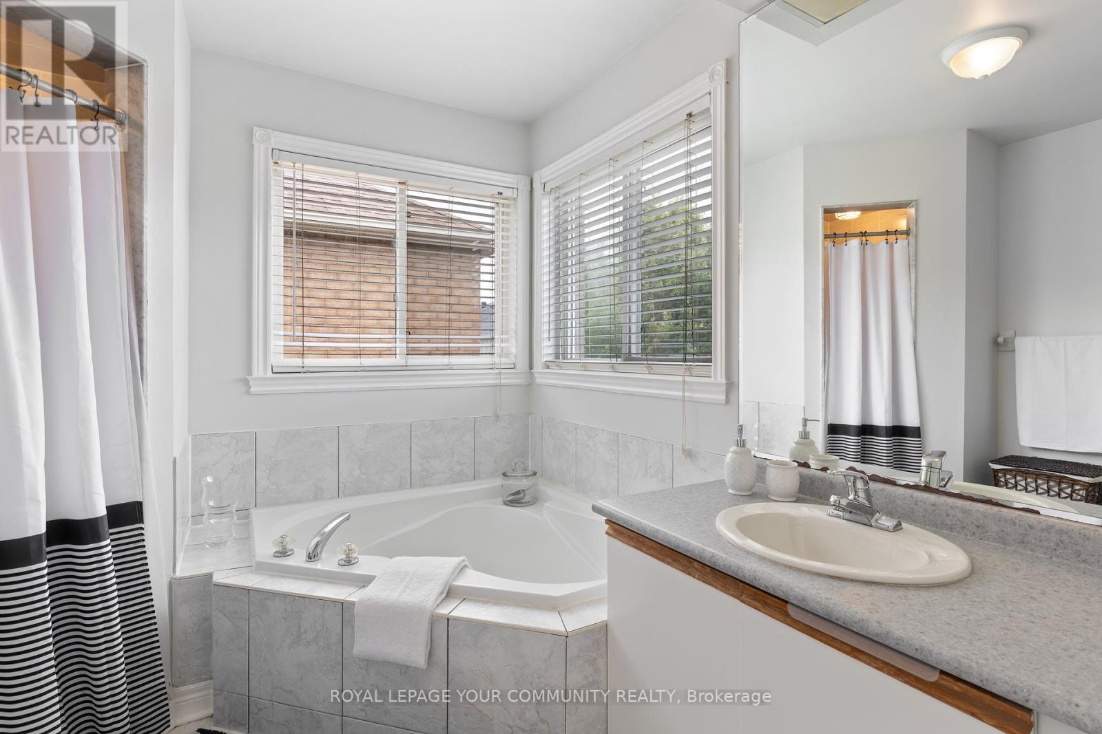 












299 DISCOVERY TRAIL

,
Vaughan,




Ontario
L6A3K4


