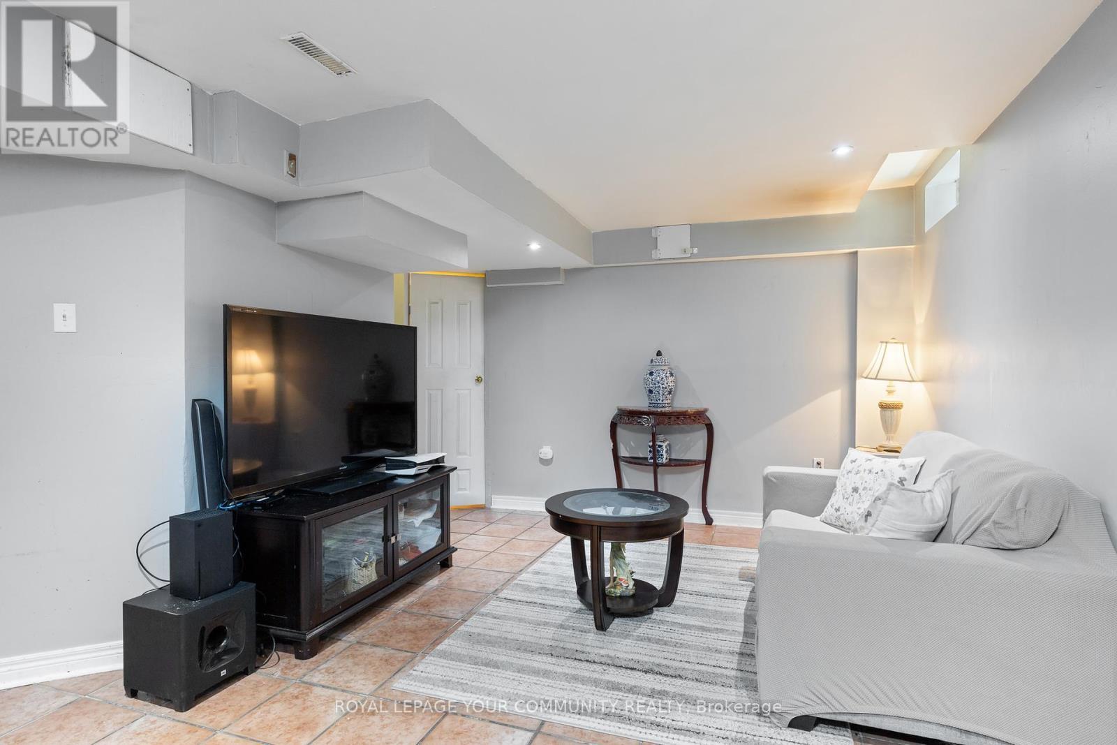 












299 DISCOVERY TRAIL

,
Vaughan,




Ontario
L6A3K4

