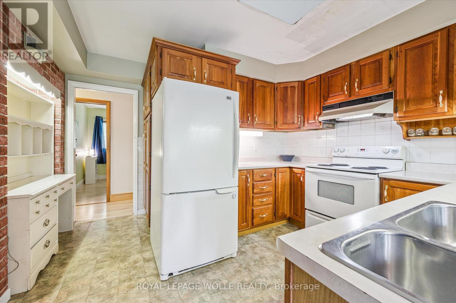 












24 PEEL STREET

,
Woolwich,




Ontario
N0B2V0

