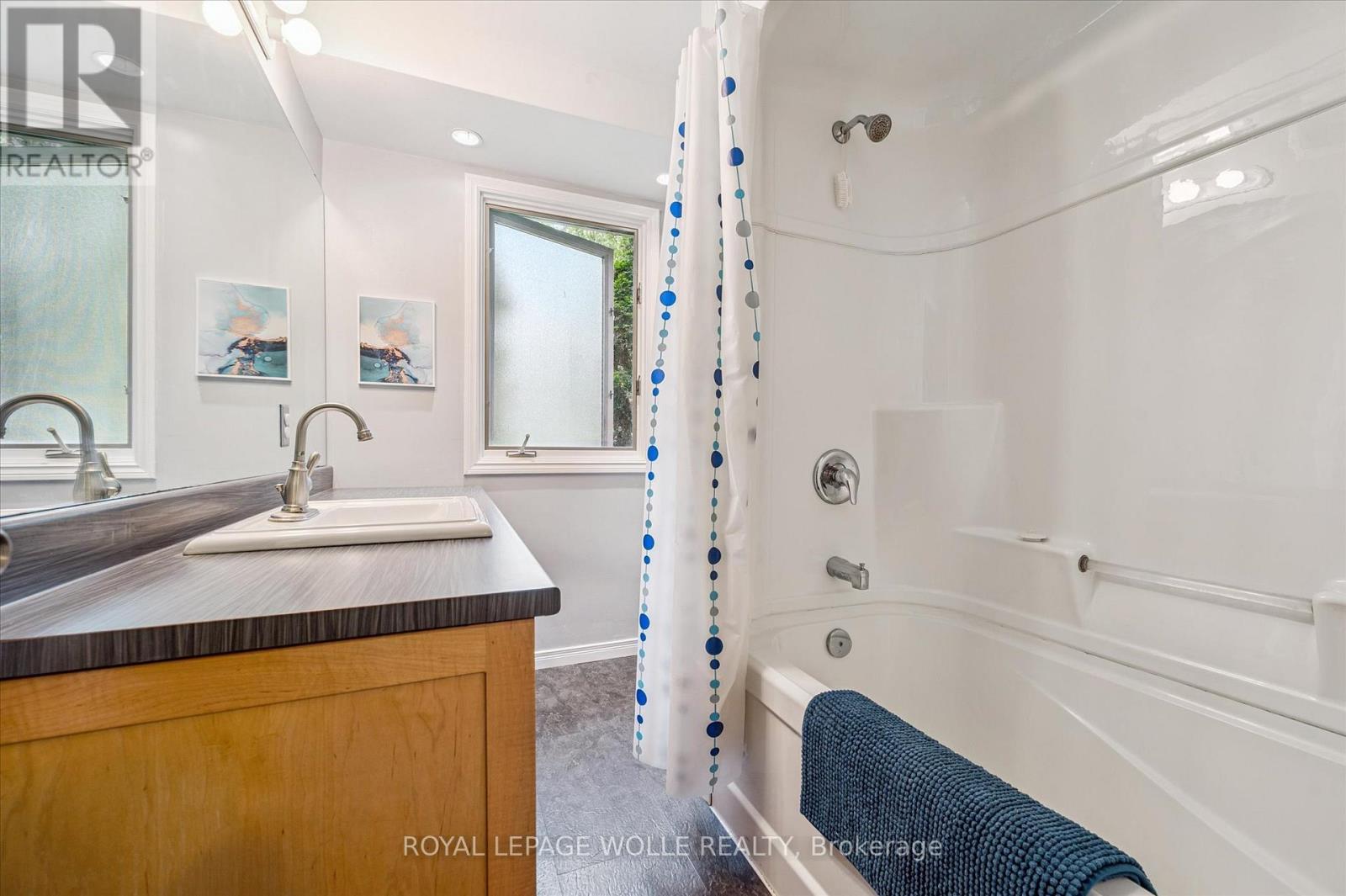 












24 PEEL STREET

,
Woolwich,




Ontario
N0B2V0

