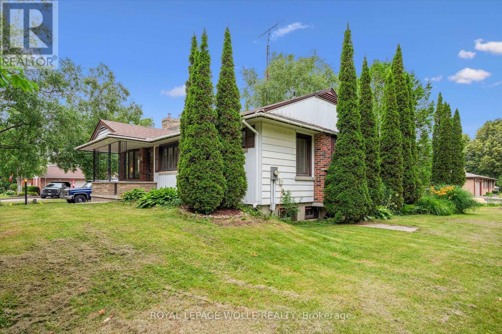 












24 PEEL STREET

,
Woolwich,




Ontario
N0B2V0

