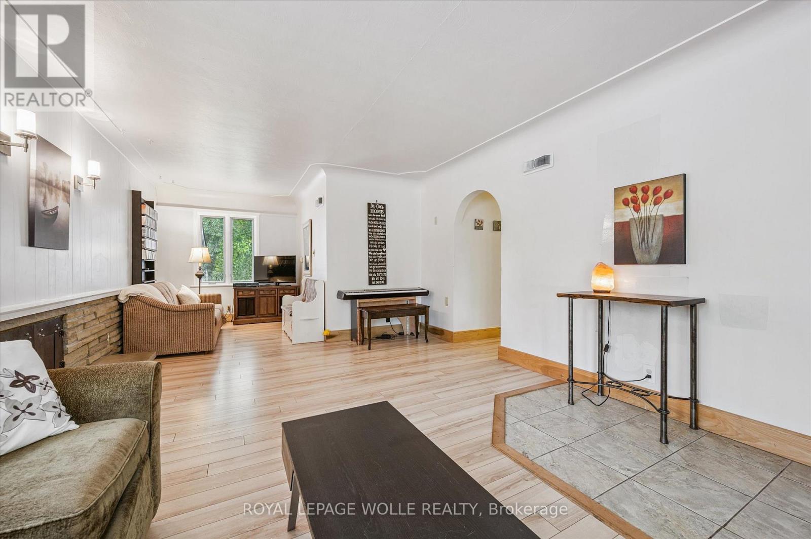 












24 PEEL STREET

,
Woolwich,




Ontario
N0B2V0

