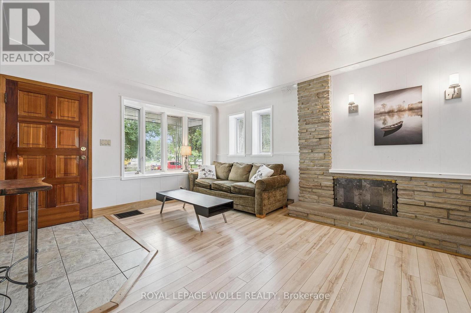












24 PEEL STREET

,
Woolwich,




Ontario
N0B2V0


