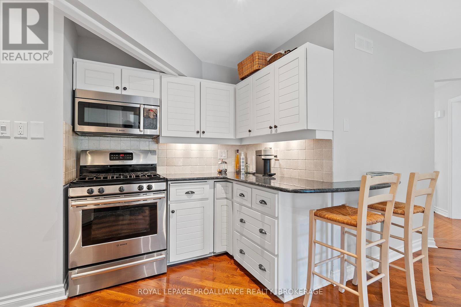 












5 WILMOT STREET

,
Kingston (Kingston East (Incl CFB Kingston)),




Ontario
K7L4V1

