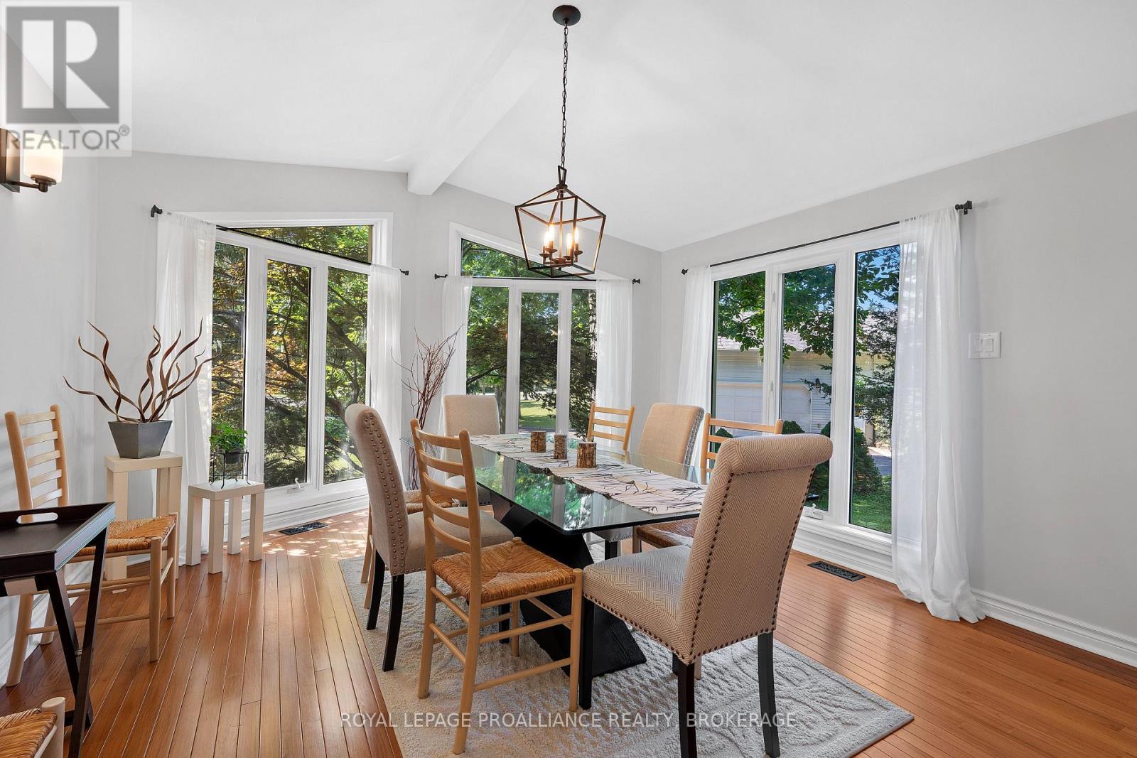 












5 WILMOT STREET

,
Kingston (Kingston East (Incl CFB Kingston)),




Ontario
K7L4V1

