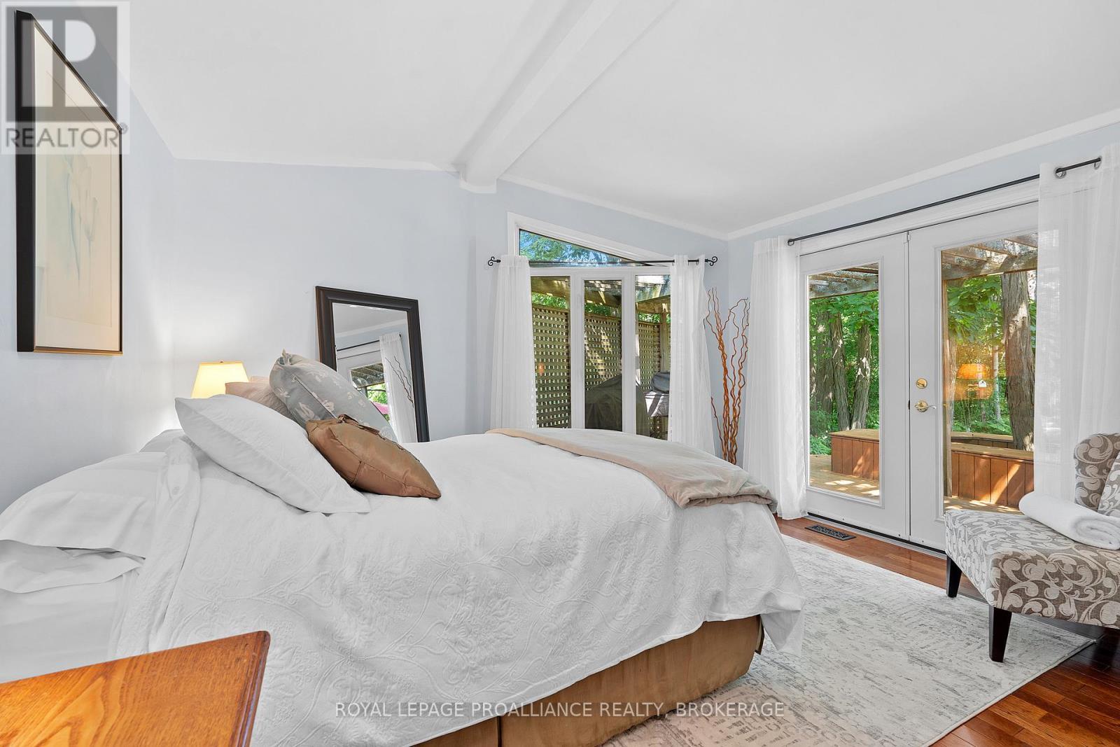 












5 WILMOT STREET

,
Kingston (Kingston East (Incl CFB Kingston)),




Ontario
K7L4V1

