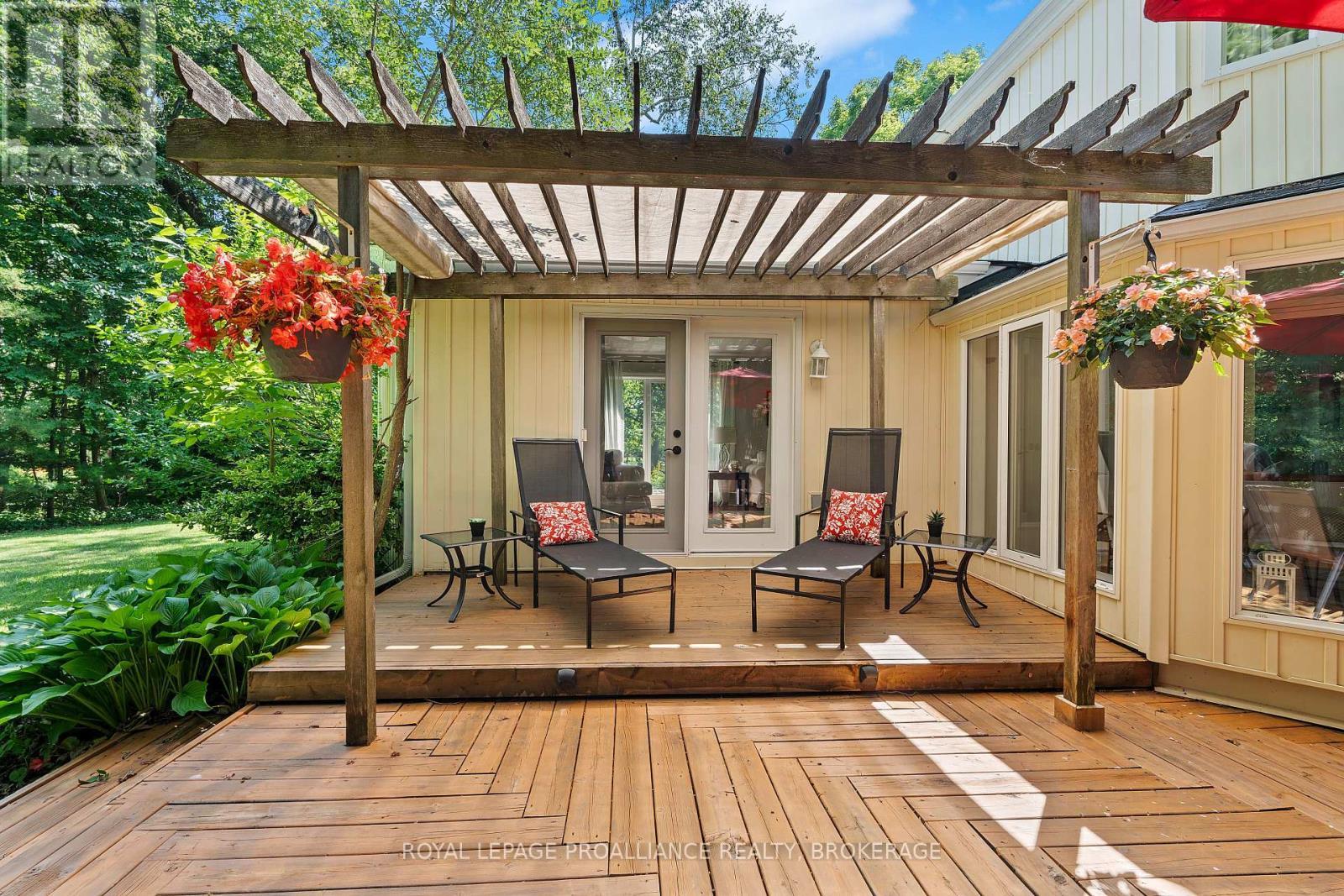 












5 WILMOT STREET

,
Kingston (Kingston East (Incl CFB Kingston)),




Ontario
K7L4V1

