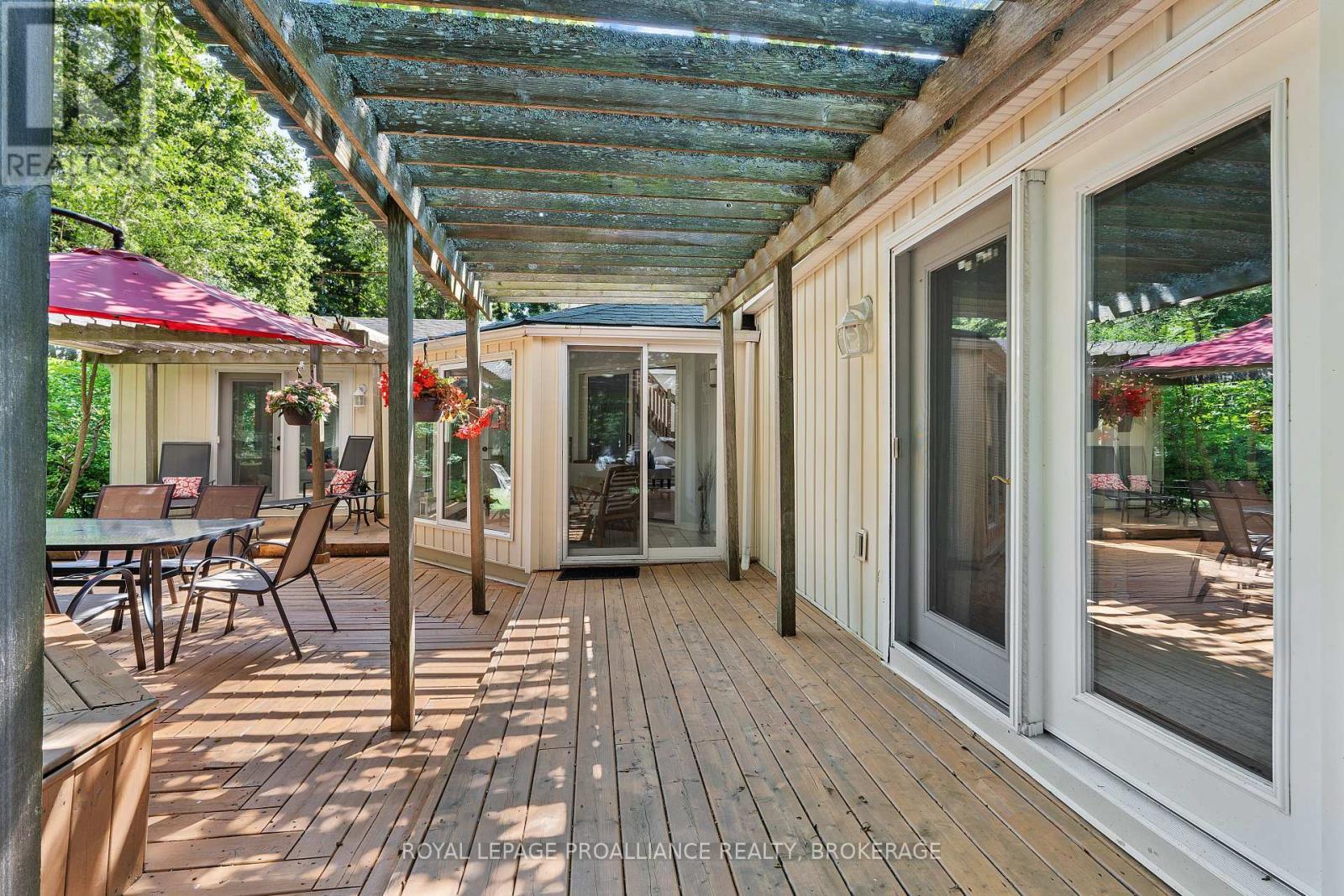 












5 WILMOT STREET

,
Kingston (Kingston East (Incl CFB Kingston)),




Ontario
K7L4V1


