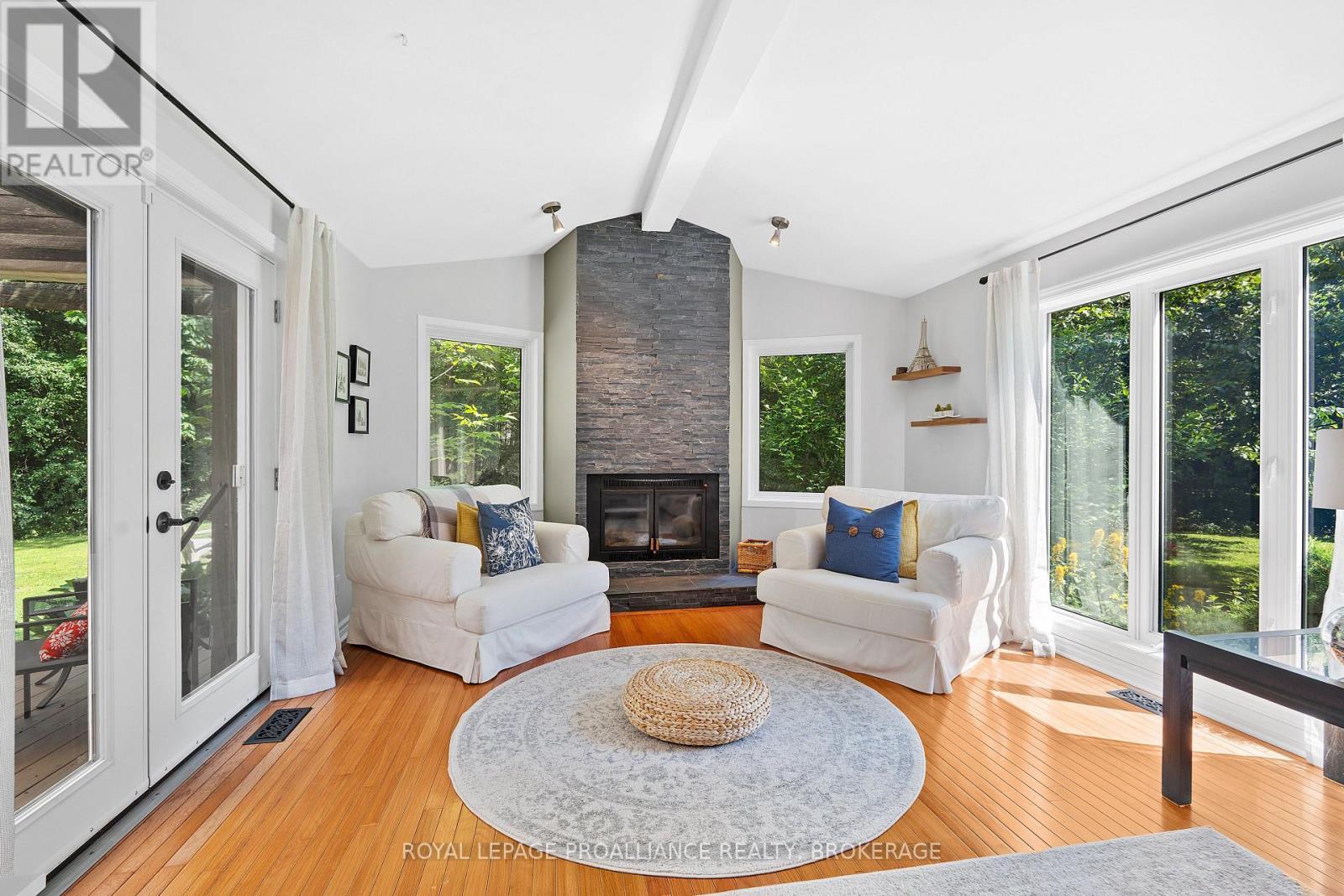 












5 WILMOT STREET

,
Kingston (Kingston East (Incl CFB Kingston)),




Ontario
K7L4V1

