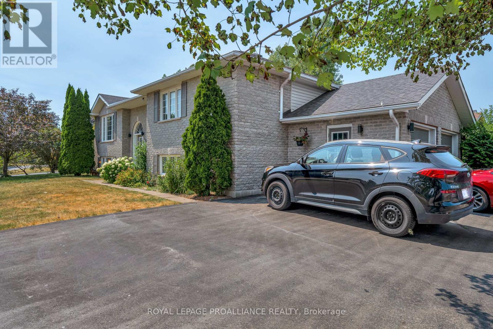 












46 LIDDLE LANE

,
Belleville (Belleville Ward),




Ontario
K8N5Y9

