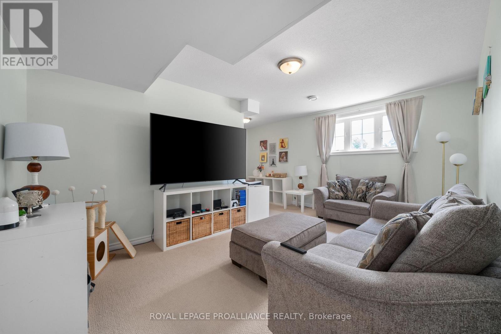 












46 LIDDLE LANE

,
Belleville (Belleville Ward),




Ontario
K8N5Y9

