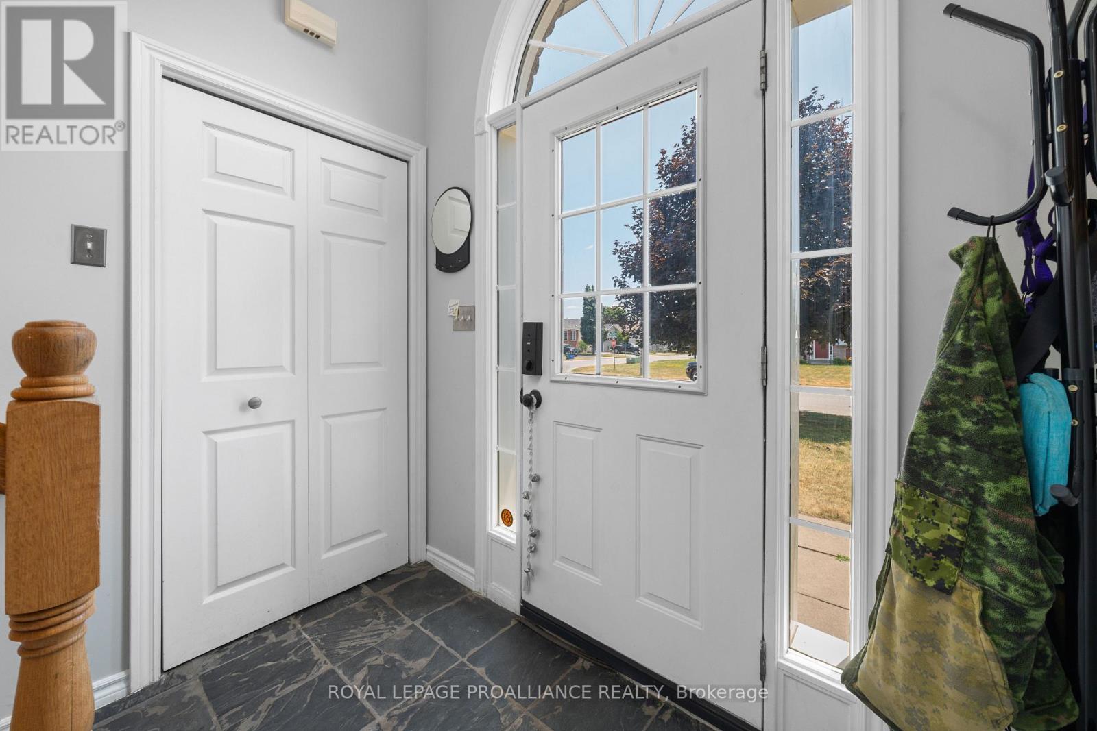 












46 LIDDLE LANE

,
Belleville (Belleville Ward),




Ontario
K8N5Y9

