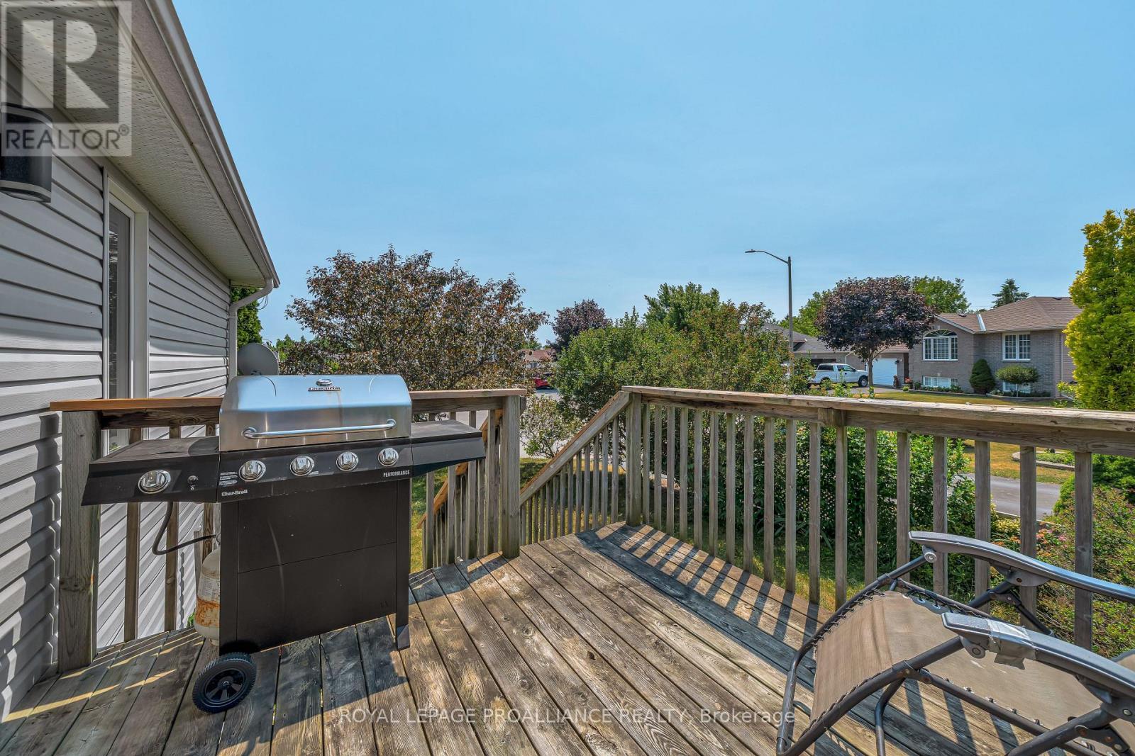 












46 LIDDLE LANE

,
Belleville (Belleville Ward),




Ontario
K8N5Y9

