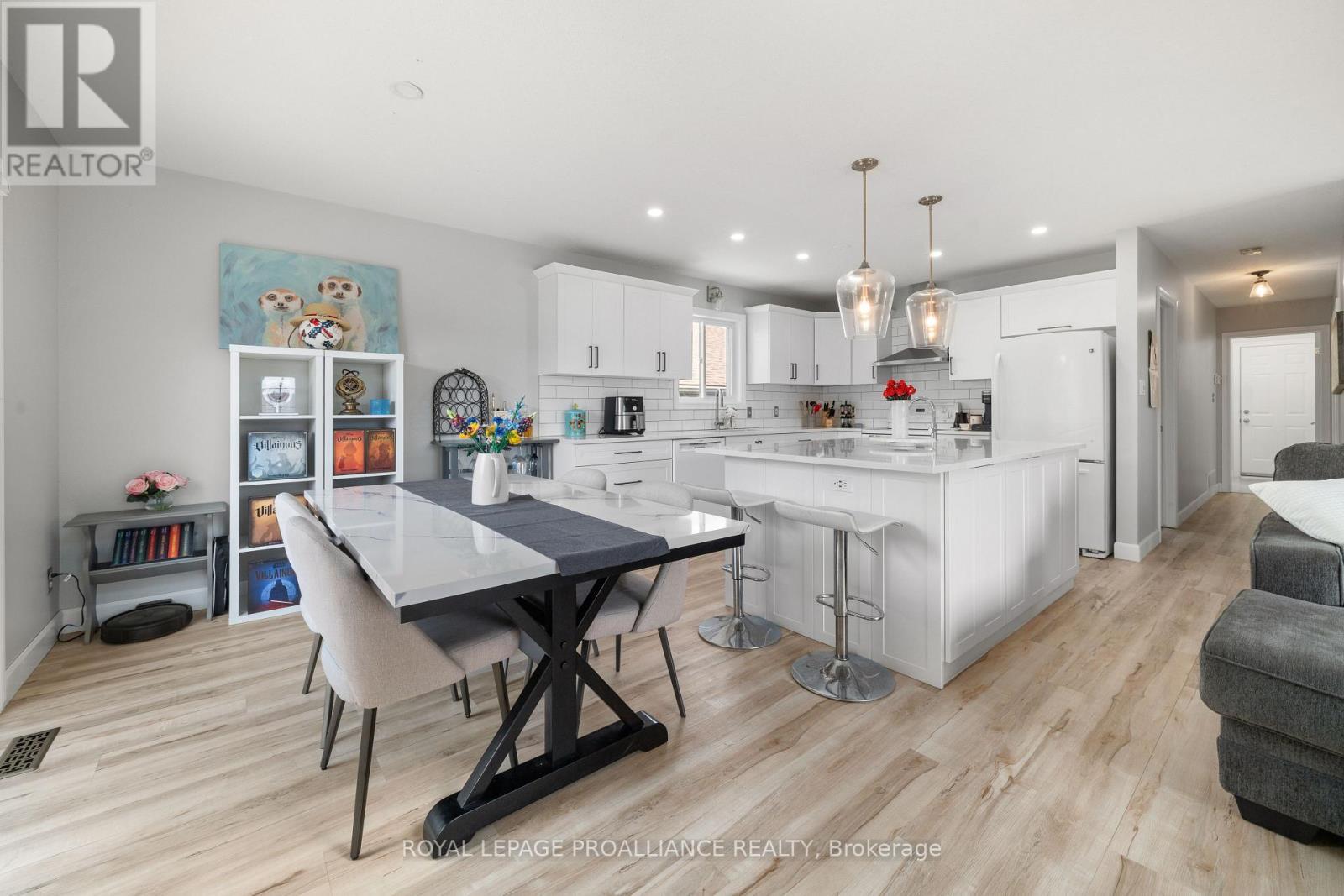












46 LIDDLE LANE

,
Belleville (Belleville Ward),




Ontario
K8N5Y9

