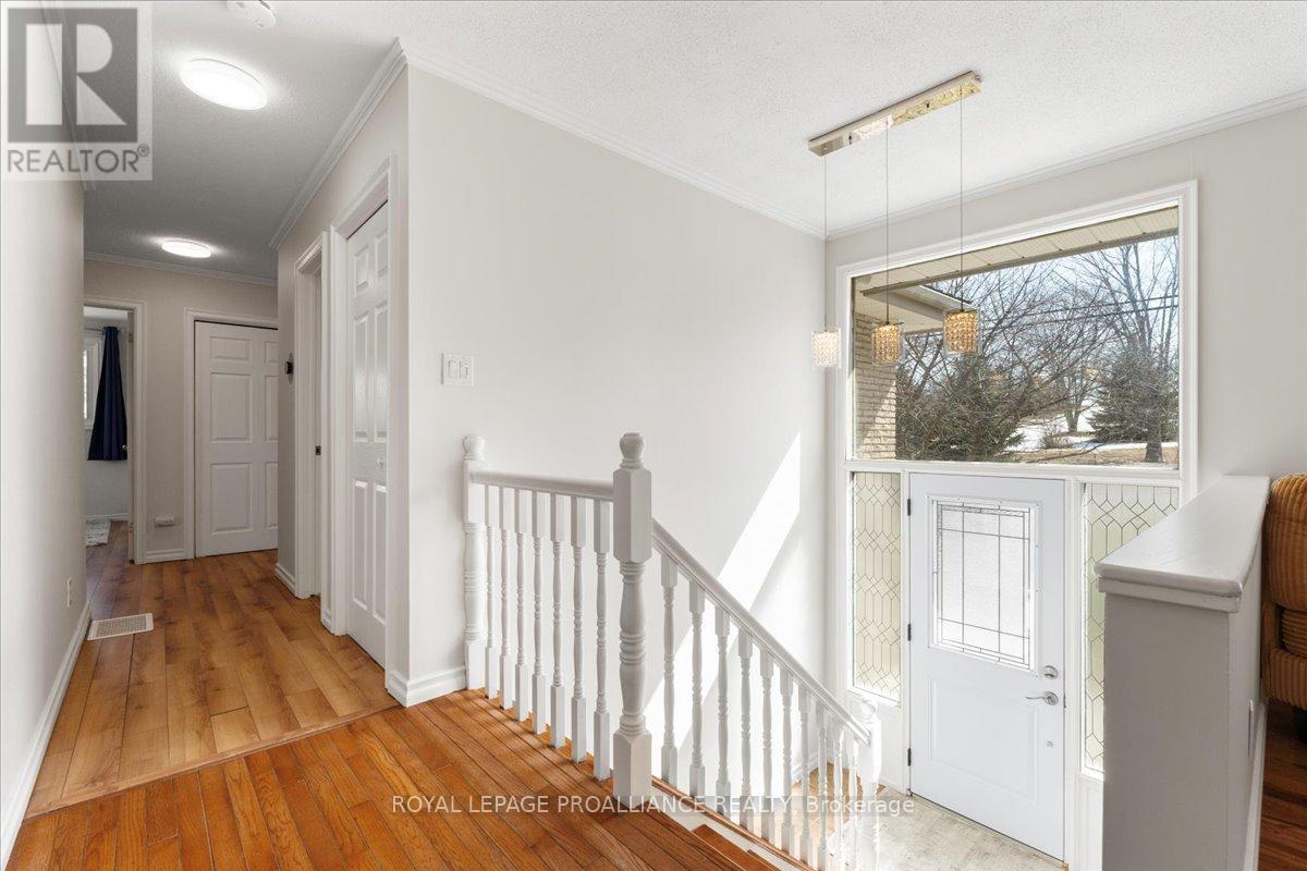 












267 COUNTY ROAD 28

,
Prince Edward County (Ameliasburg Ward),




Ontario
K8N4Z7

