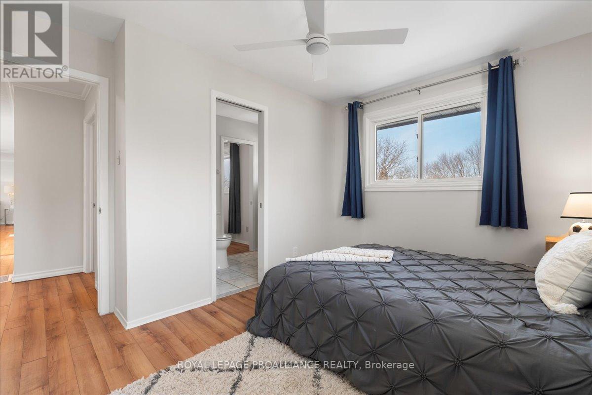 












267 COUNTY ROAD 28

,
Prince Edward County (Ameliasburg Ward),




Ontario
K8N4Z7

