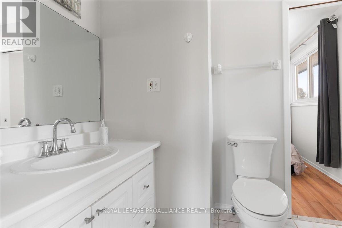 












267 COUNTY ROAD 28

,
Prince Edward County (Ameliasburg Ward),




Ontario
K8N4Z7

