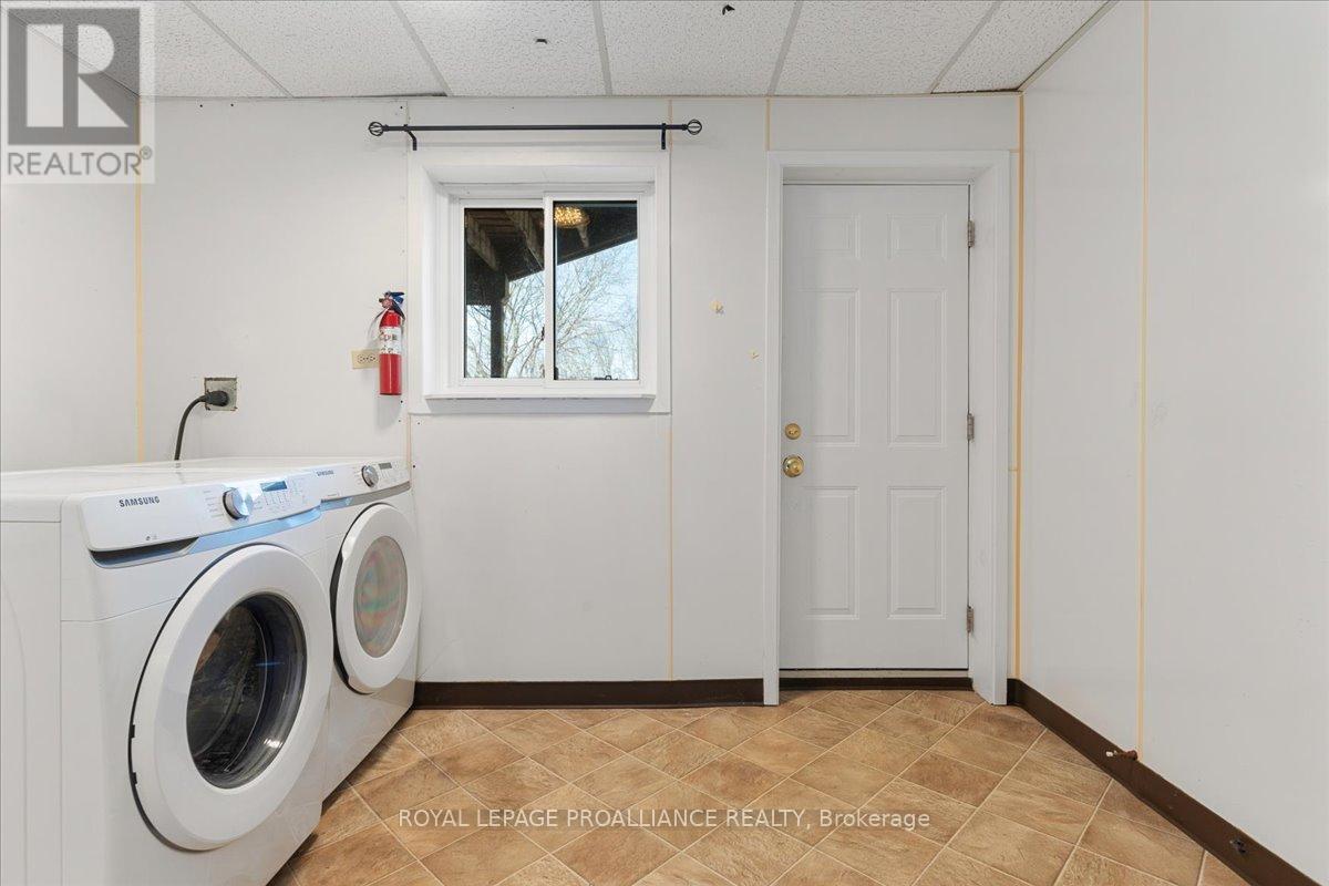 












267 COUNTY ROAD 28

,
Prince Edward County (Ameliasburg Ward),




Ontario
K8N4Z7

