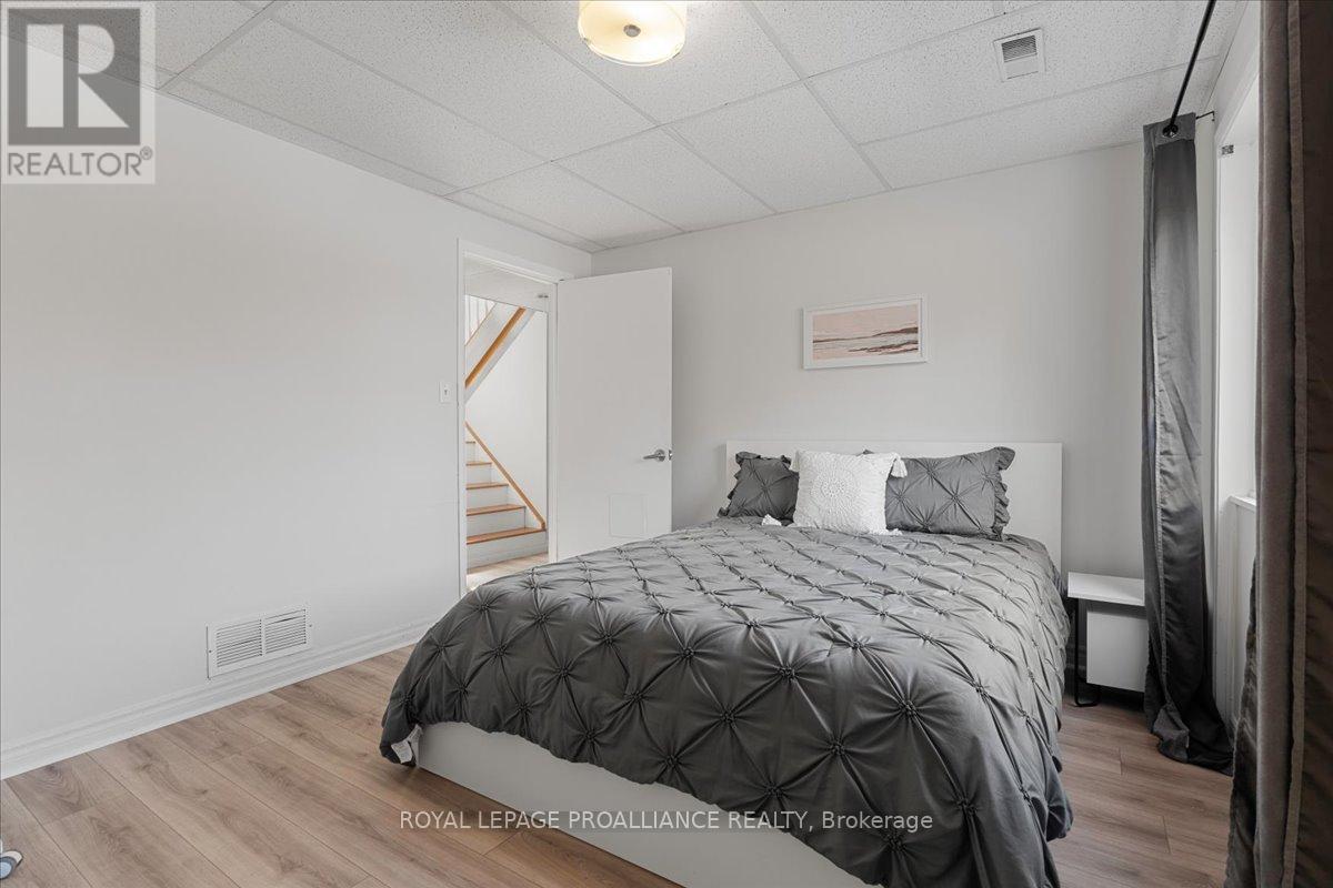 












267 COUNTY ROAD 28

,
Prince Edward County (Ameliasburg Ward),




Ontario
K8N4Z7

