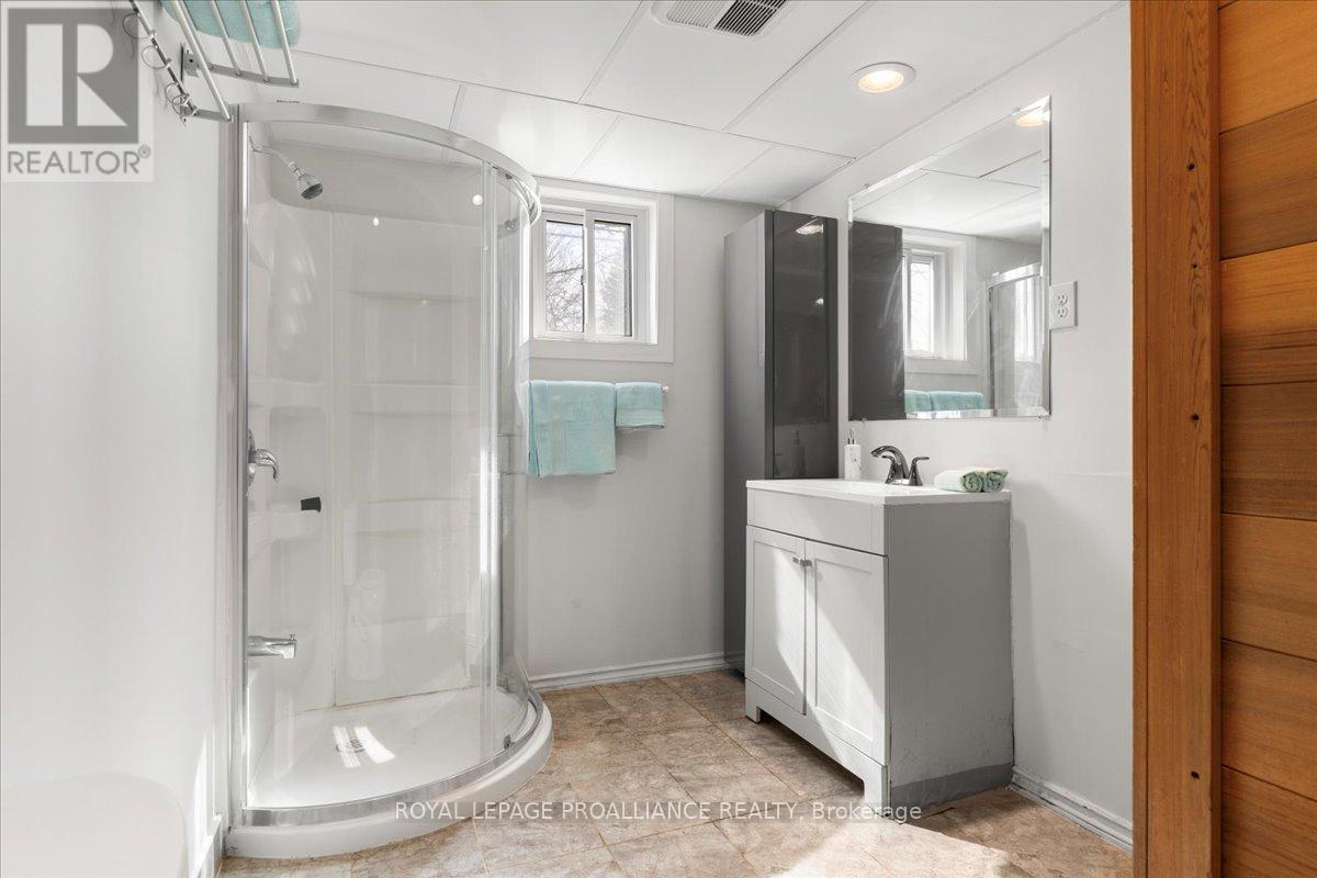 












267 COUNTY ROAD 28

,
Prince Edward County (Ameliasburg Ward),




Ontario
K8N4Z7

