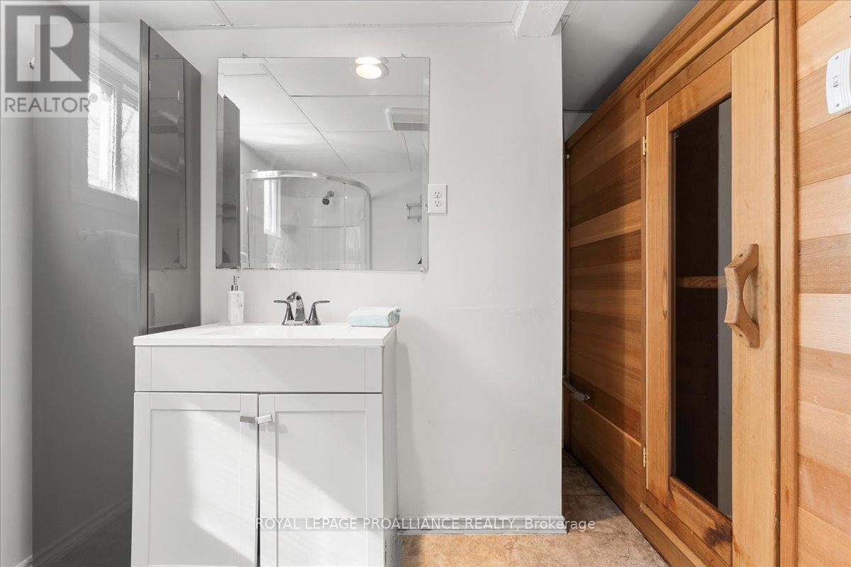 












267 COUNTY ROAD 28

,
Prince Edward County (Ameliasburg Ward),




Ontario
K8N4Z7


