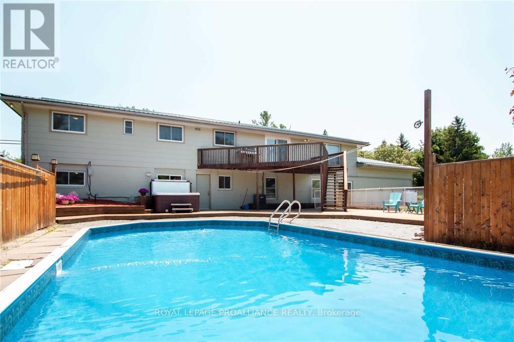 












267 COUNTY ROAD 28

,
Prince Edward County (Ameliasburg Ward),




Ontario
K8N4Z7

