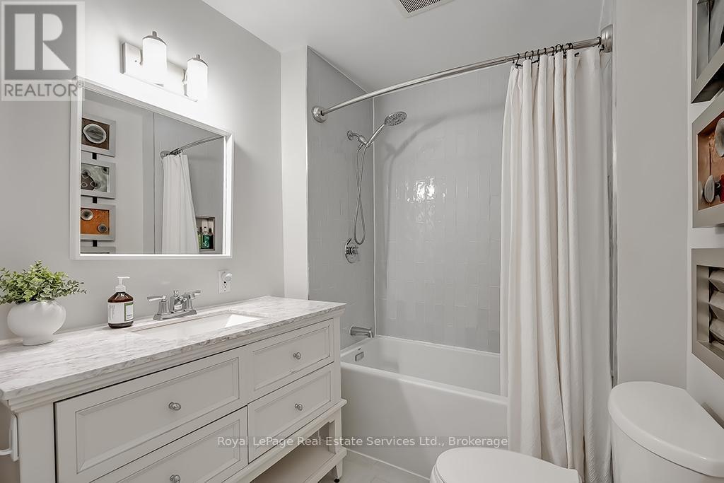 












23 LORNE AVENUE

,
Hamilton (Ancaster),




Ontario
L9G2X6

