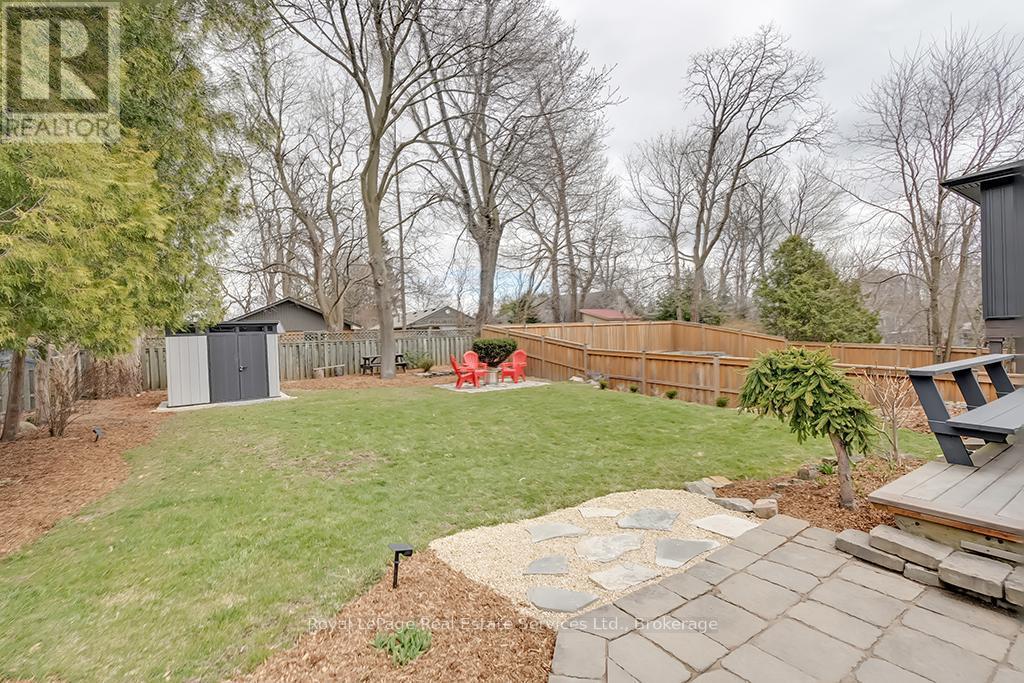 












23 LORNE AVENUE

,
Hamilton (Ancaster),




Ontario
L9G2X6

