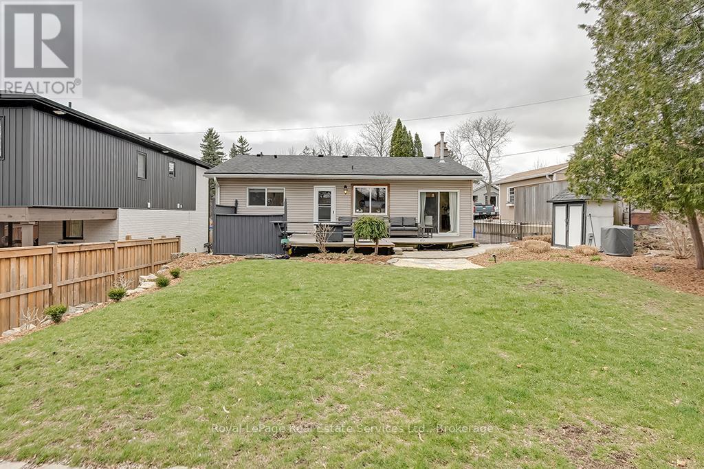 












23 LORNE AVENUE

,
Hamilton (Ancaster),




Ontario
L9G2X6

