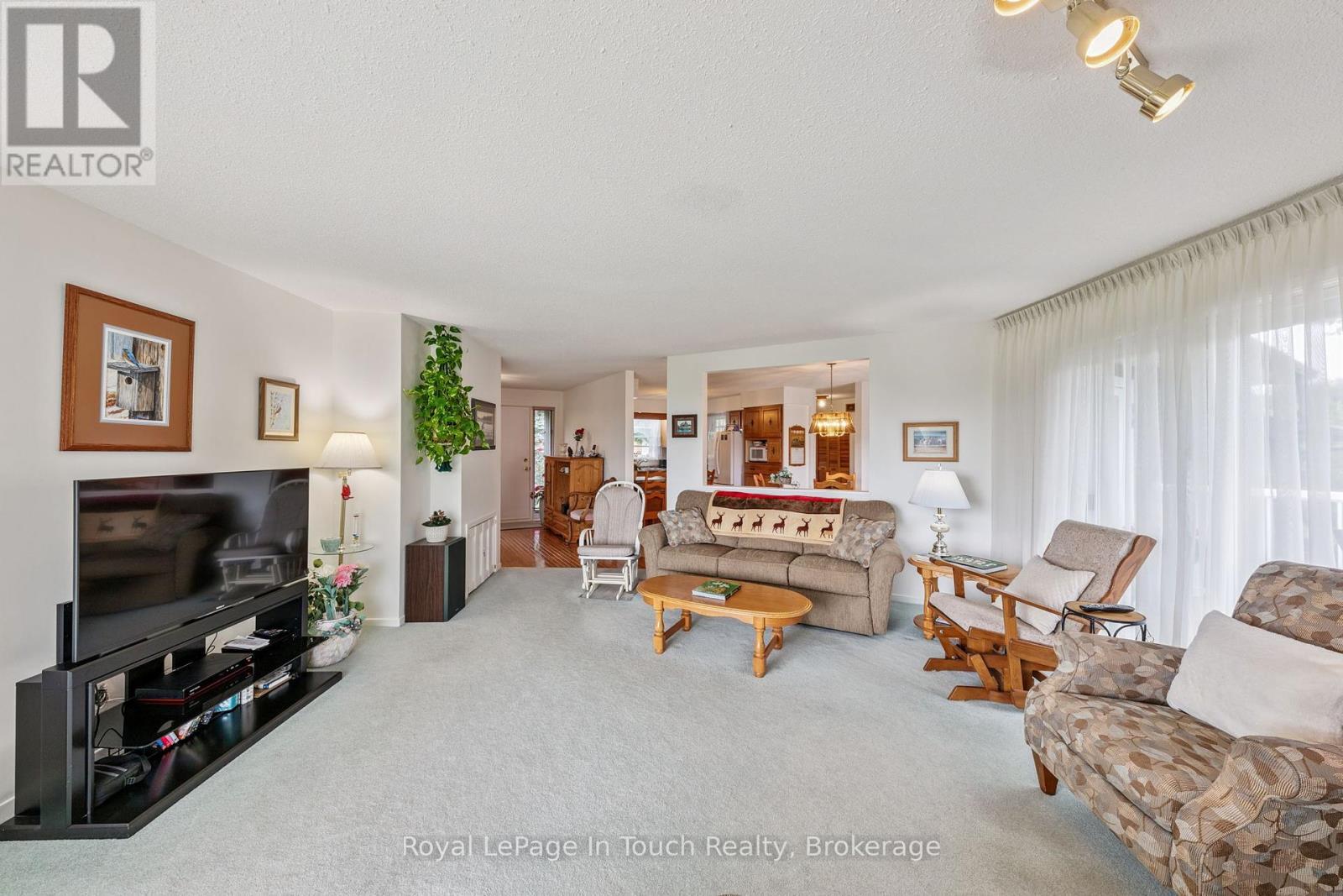 












40 PAYETTE DRIVE

,
Penetanguishene,




Ontario
L9M1H5

