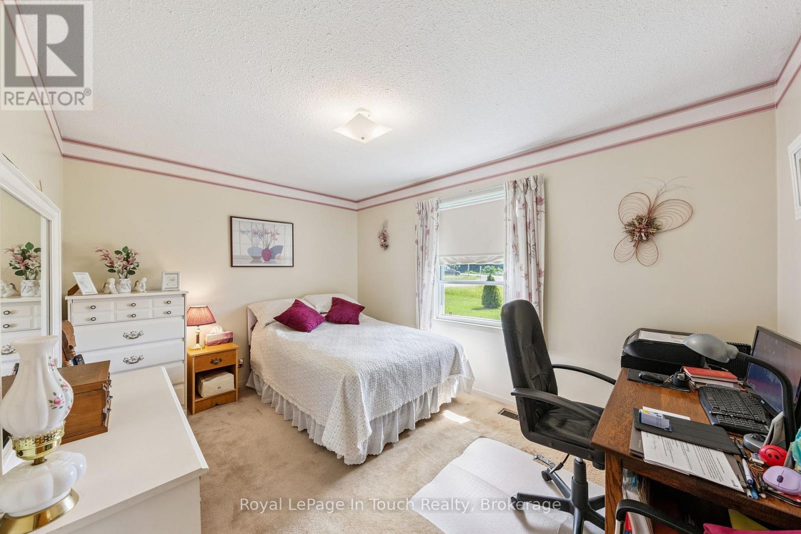 












40 PAYETTE DRIVE

,
Penetanguishene,




Ontario
L9M1H5

