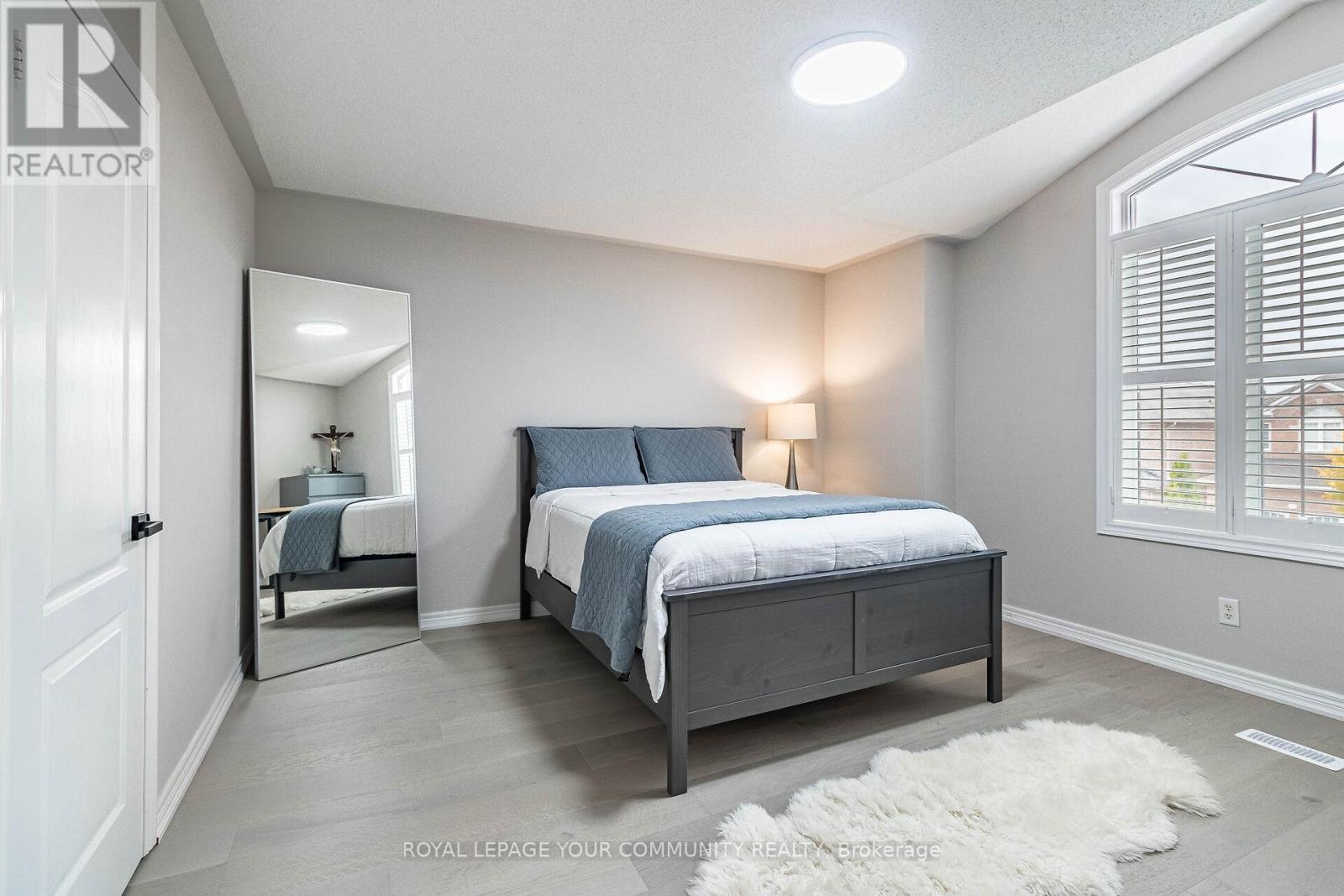 












63 REGENCY VIEW HEIGHTS

,
Vaughan,




Ontario
L6A3T8

