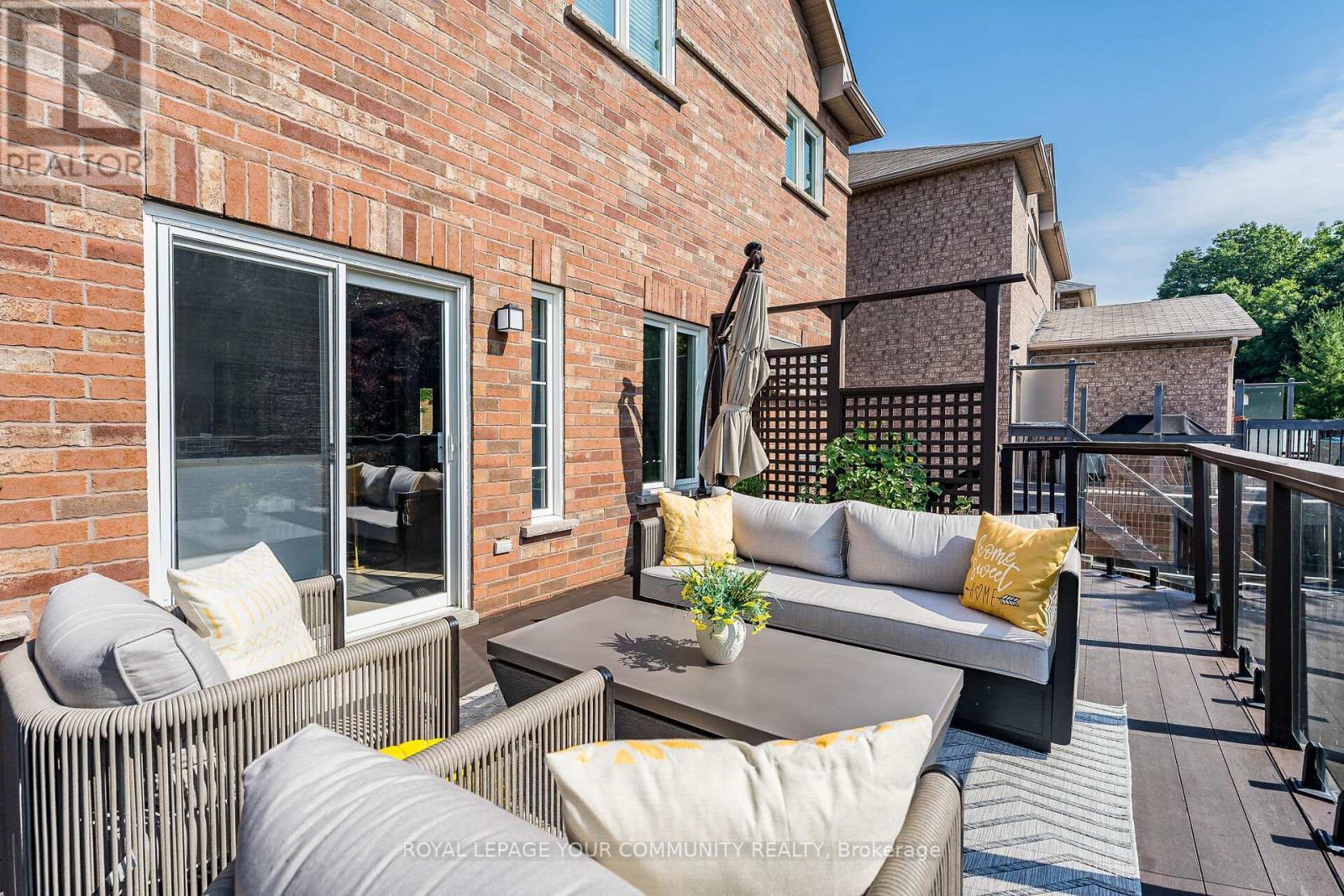 












63 REGENCY VIEW HEIGHTS

,
Vaughan,




Ontario
L6A3T8


