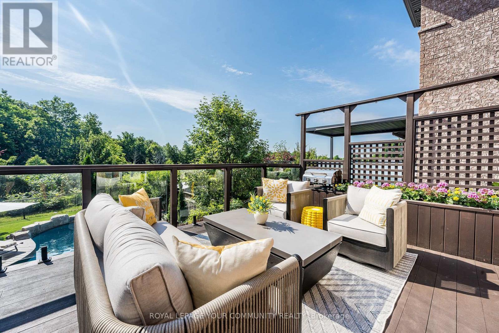 












63 REGENCY VIEW HEIGHTS

,
Vaughan,




Ontario
L6A3T8

