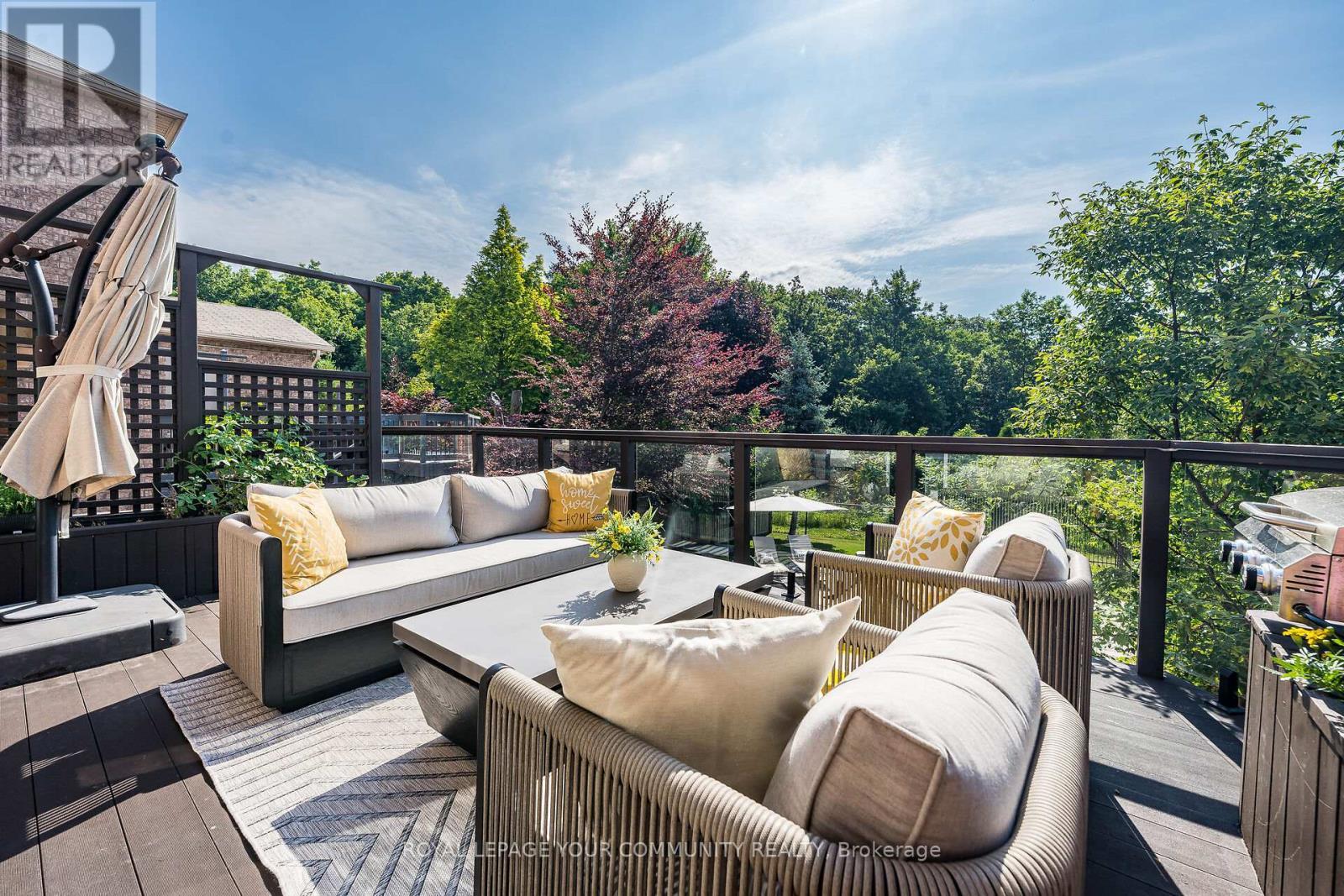 












63 REGENCY VIEW HEIGHTS

,
Vaughan,




Ontario
L6A3T8

