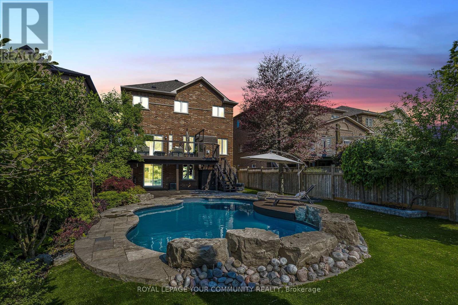 












63 REGENCY VIEW HEIGHTS

,
Vaughan,




Ontario
L6A3T8

