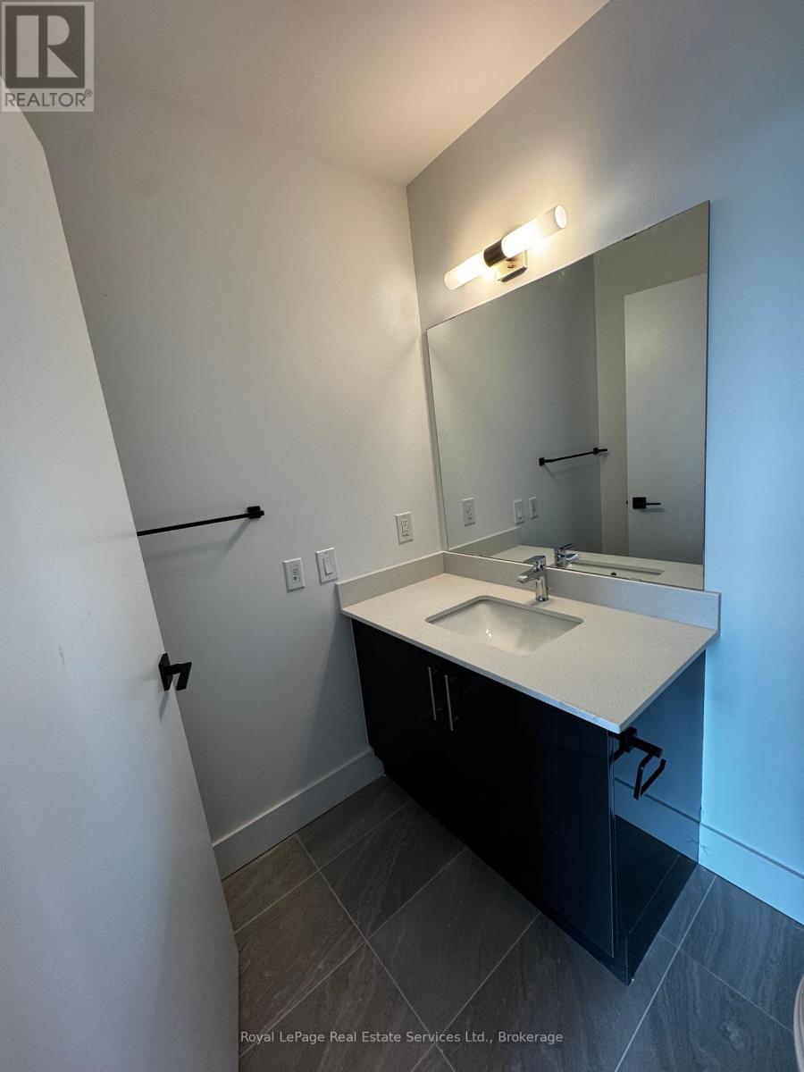 












906 - 2782 BARTON STREET E

,
Hamilton (Riverdale),




Ontario
L8E2J8

