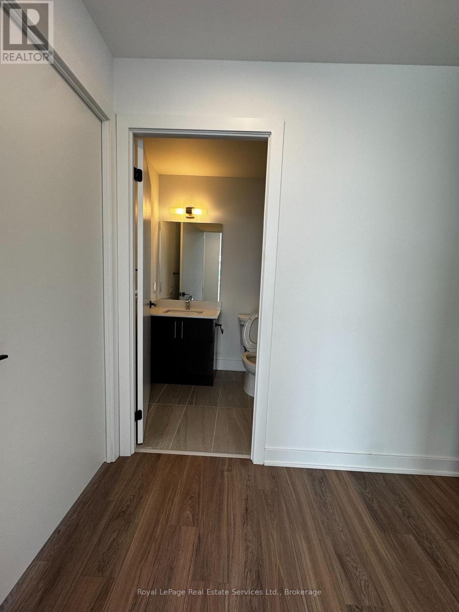 












906 - 2782 BARTON STREET E

,
Hamilton (Riverdale),




Ontario
L8E2J8

