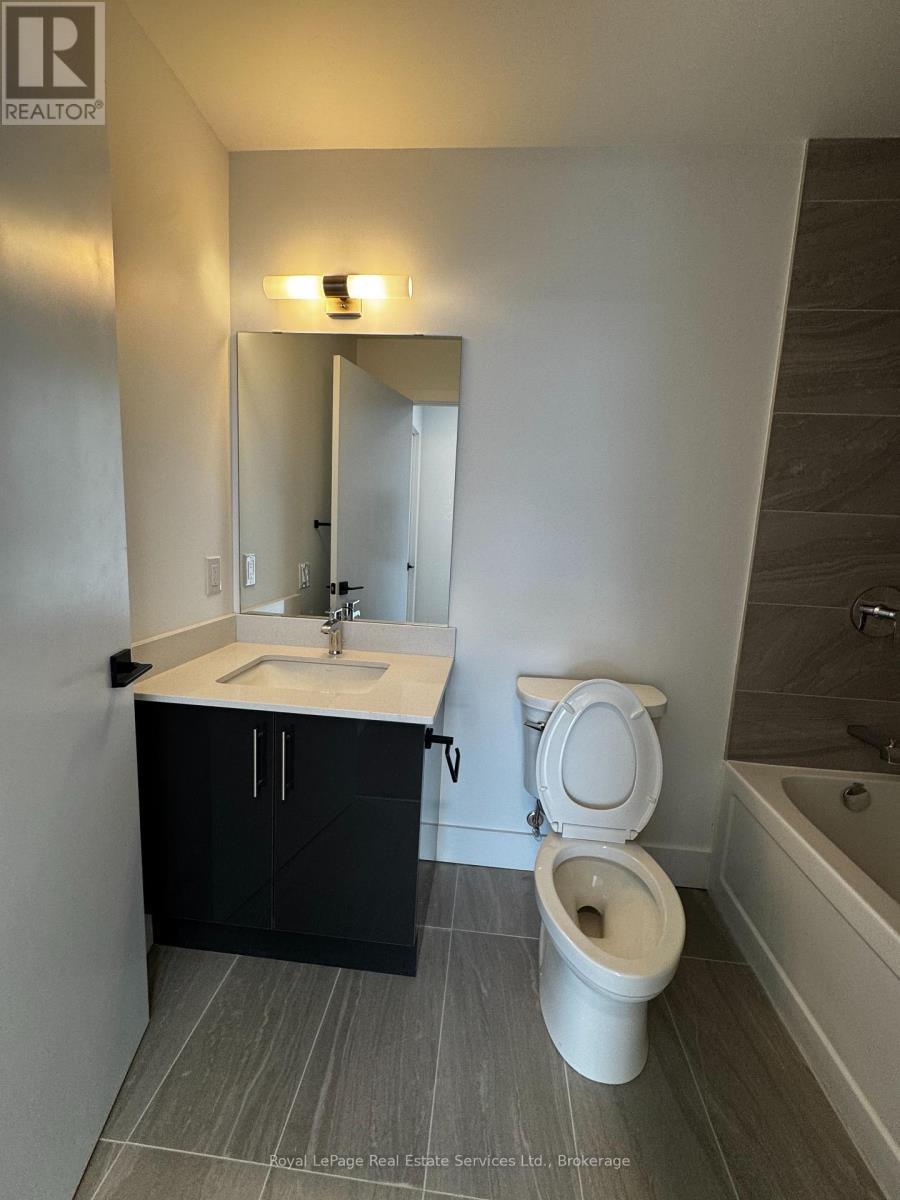 












906 - 2782 BARTON STREET E

,
Hamilton (Riverdale),




Ontario
L8E2J8

