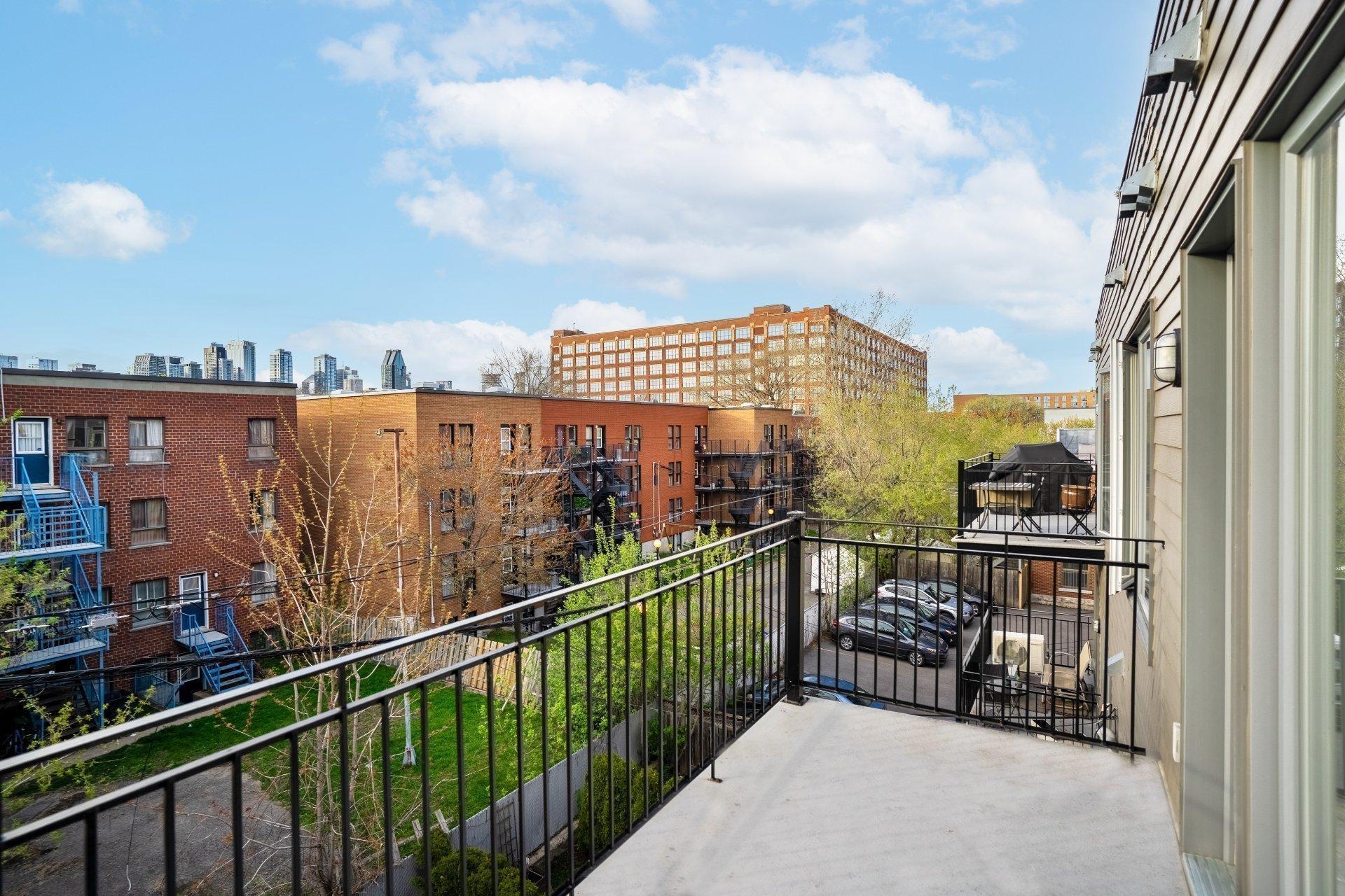 









1981


Rue du Centre

, 401,
Montréal (Le Sud-Ouest),




QC
H3K1J1


