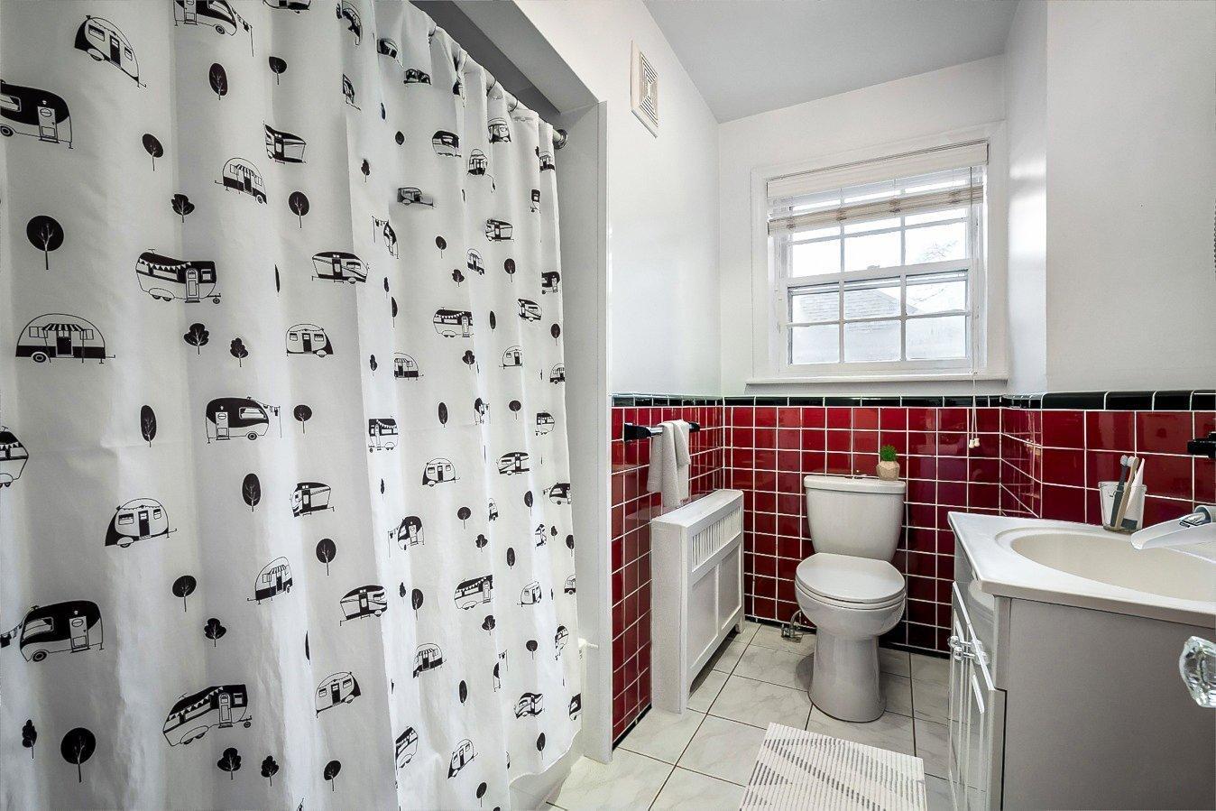 









93


Rue Dufferin

,
Hampstead,




QC
H3X2X8

