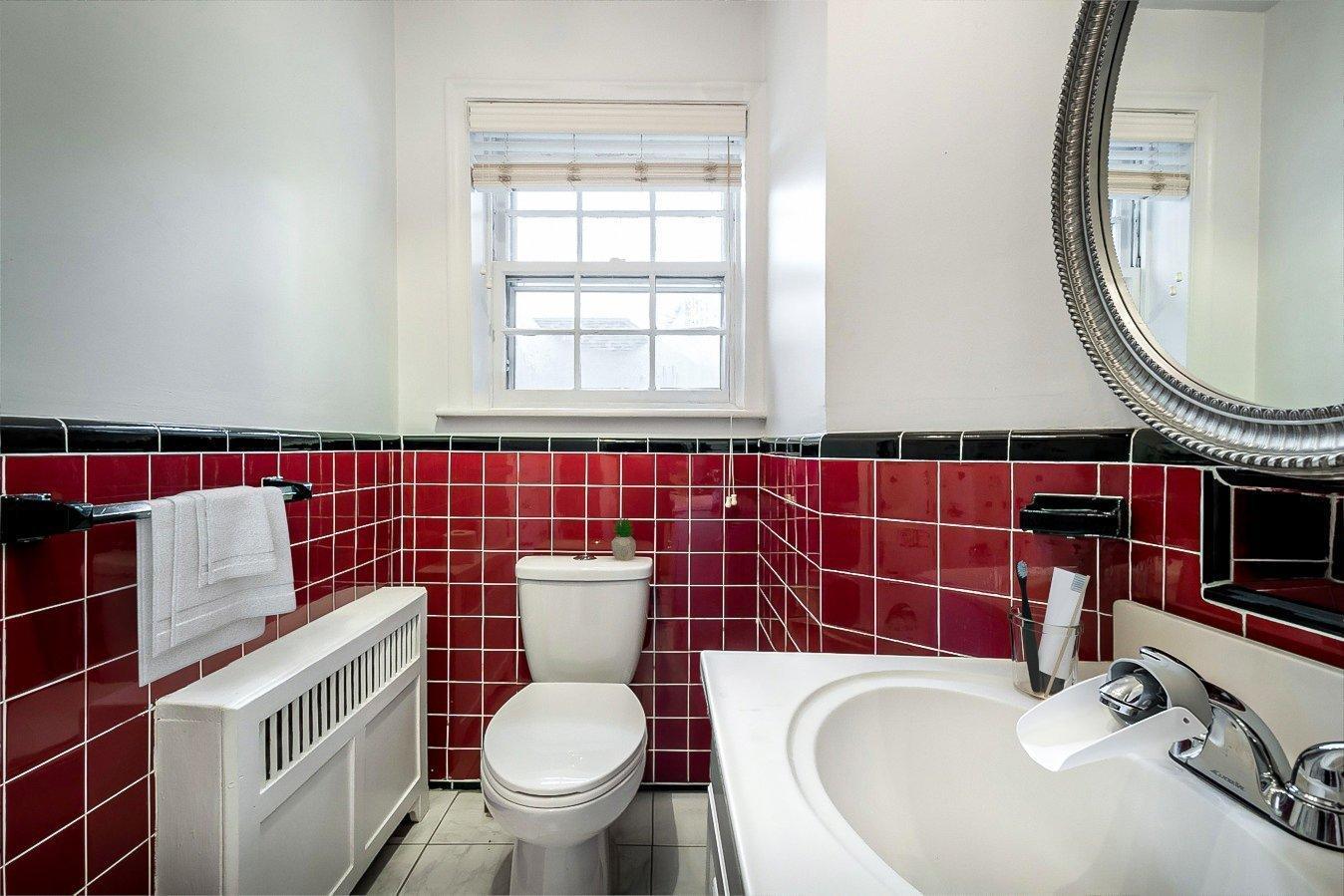 









93


Rue Dufferin

,
Hampstead,




QC
H3X2X8

