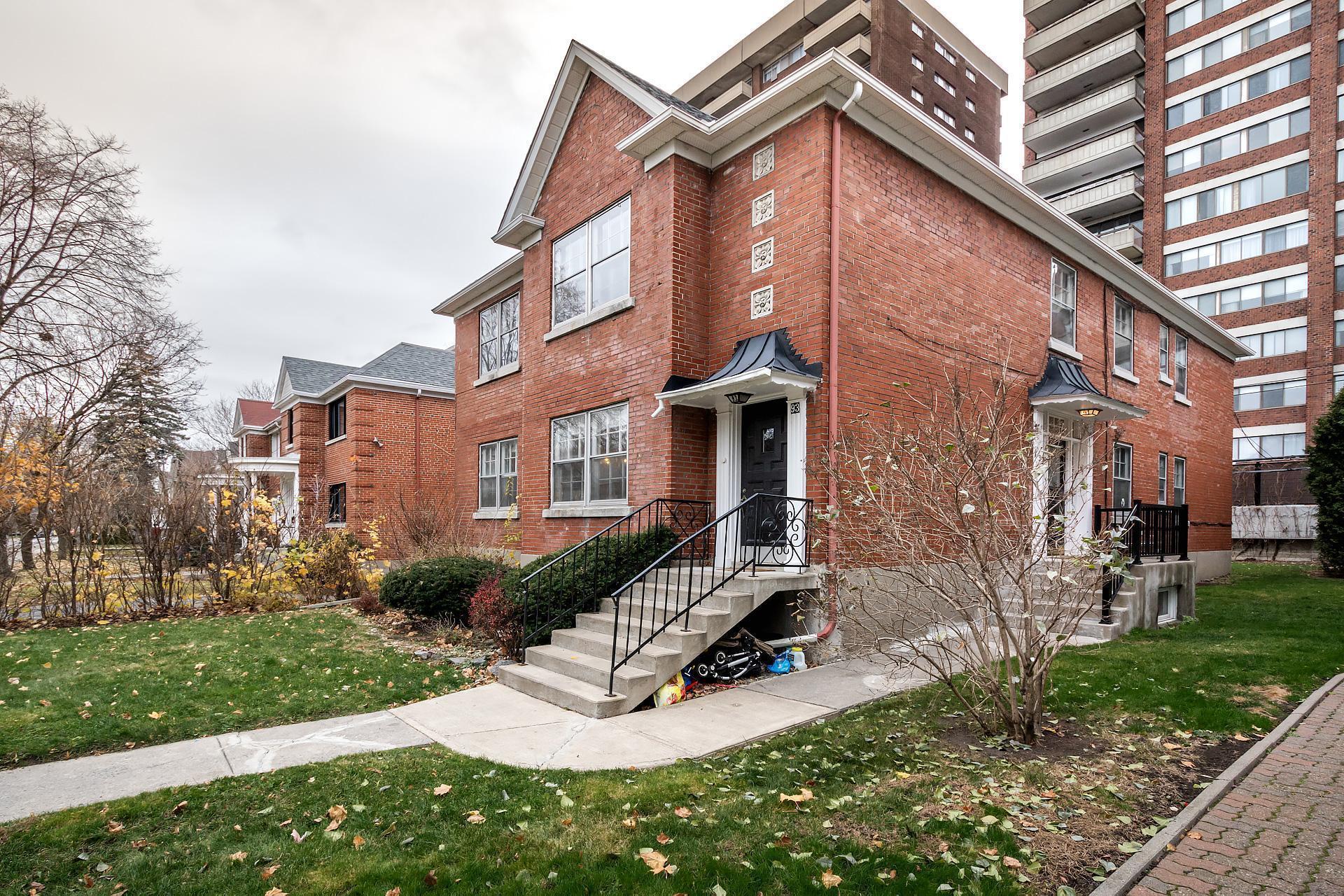 









93


Rue Dufferin

,
Hampstead,




QC
H3X2X8

